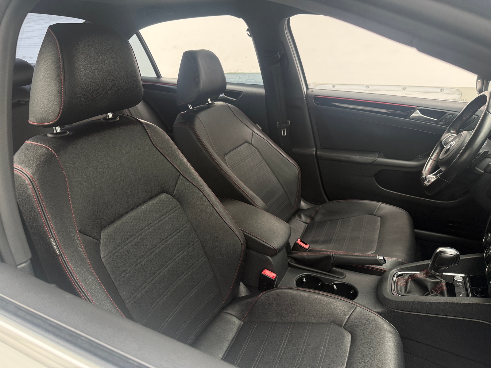 Thumbnail: 2016 Volkswagen Jetta - 2