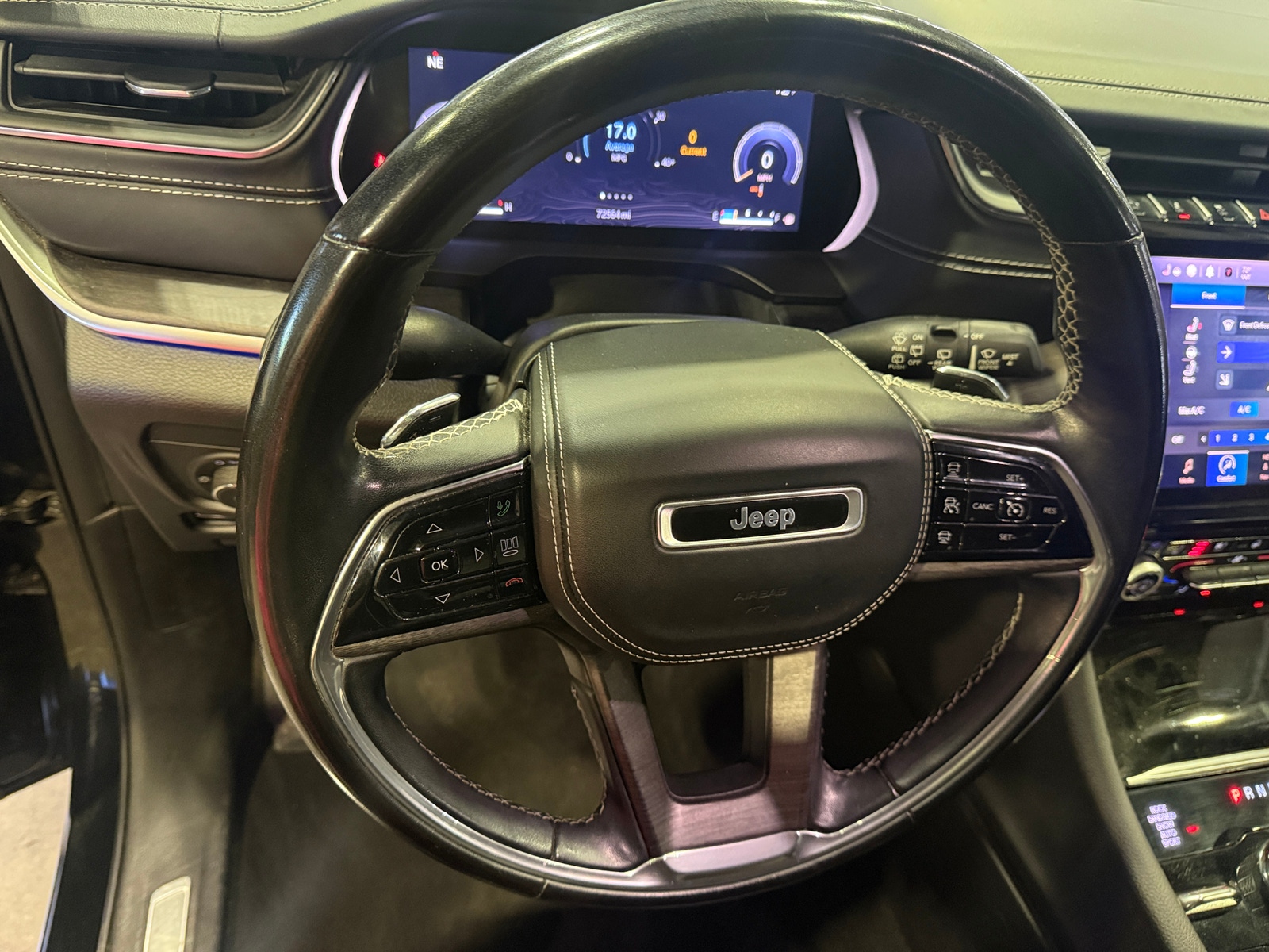 Thumbnail: 2022 Jeep Grand Cherokee L - 4