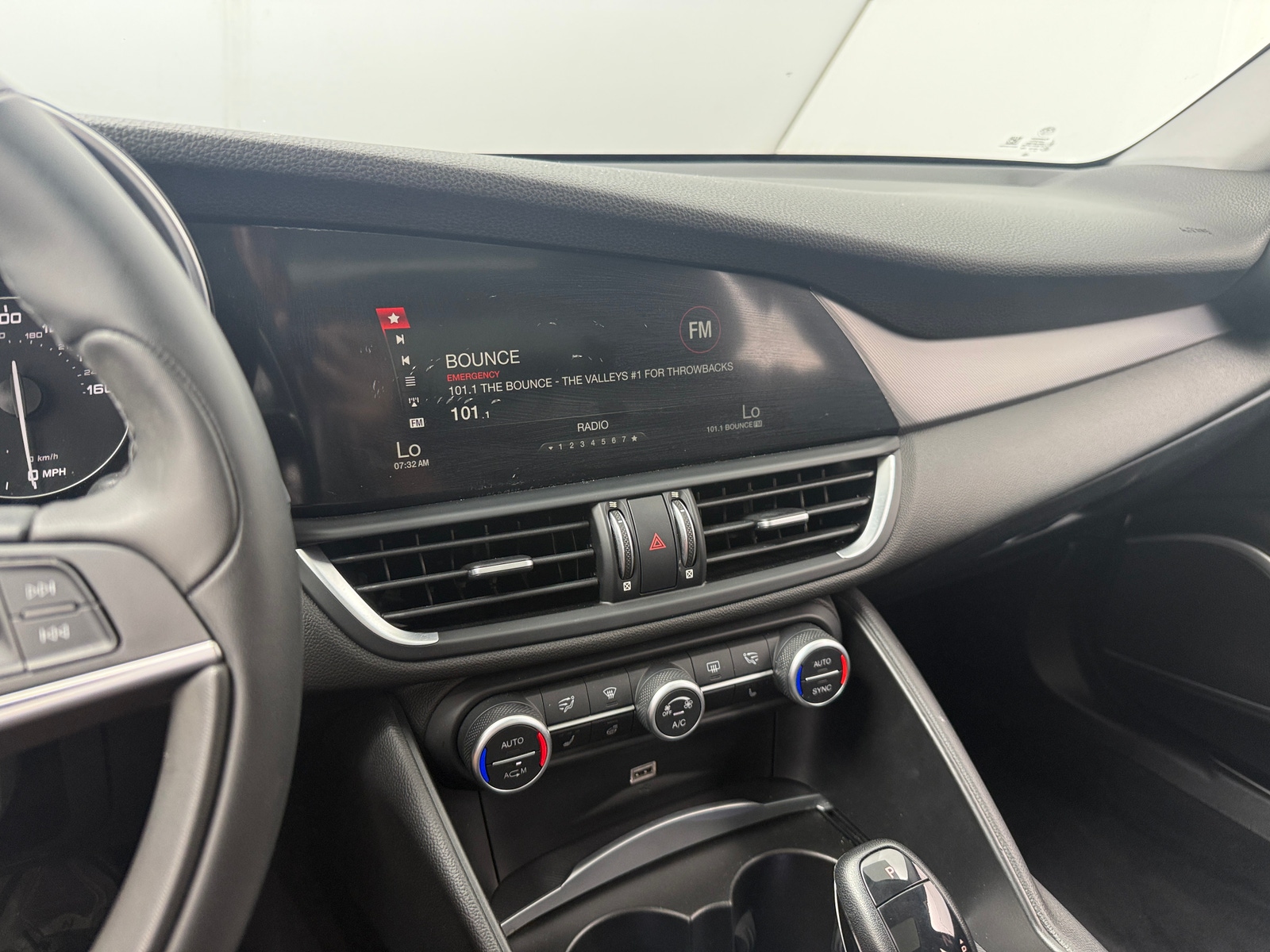 Thumbnail: 2019 Alfa Romeo Giulia - 3