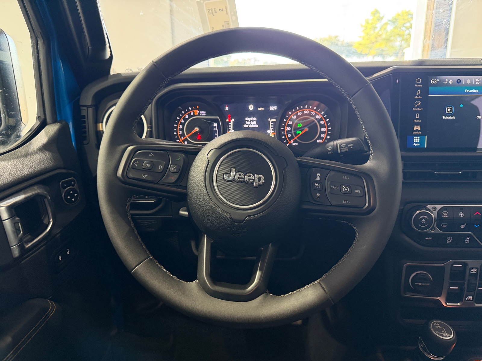 Thumbnail: 2025 Jeep Gladiator - 4