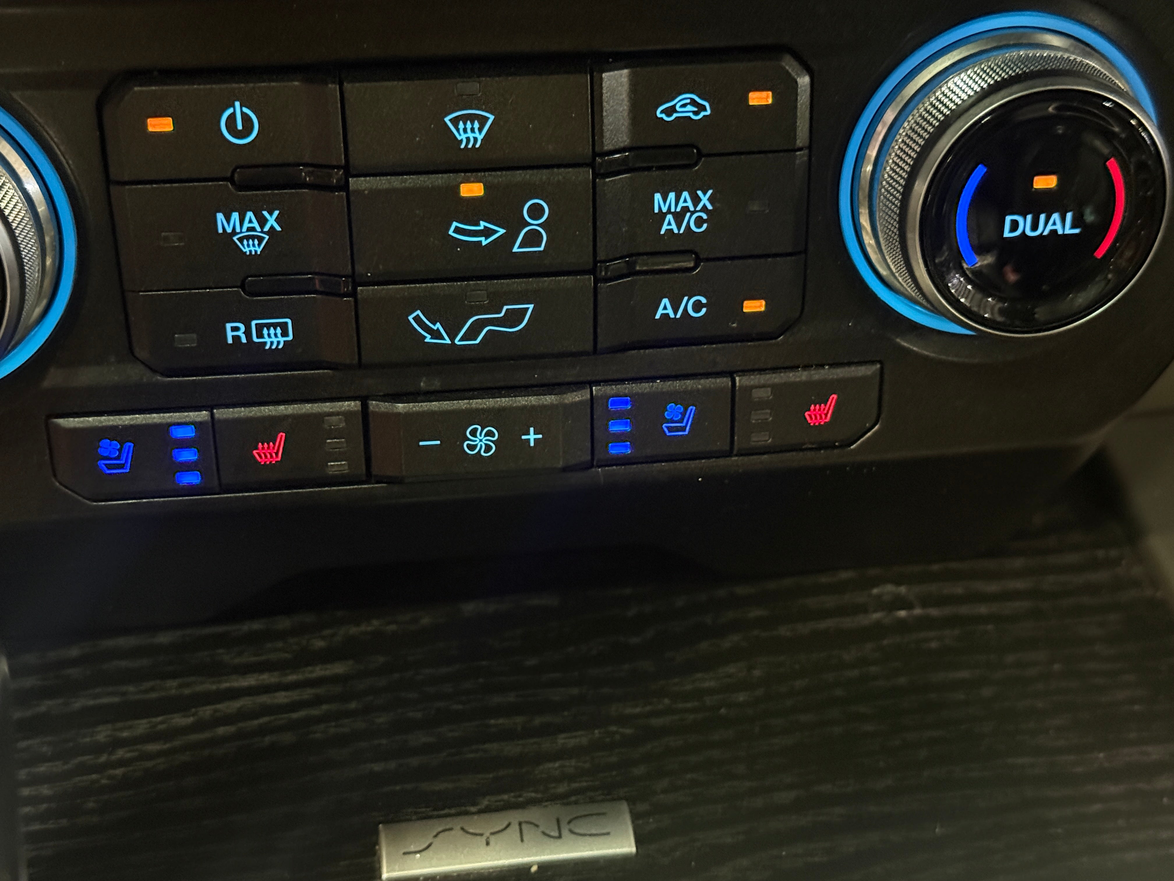 2018 Ford F-150 Platinum - Photo 19