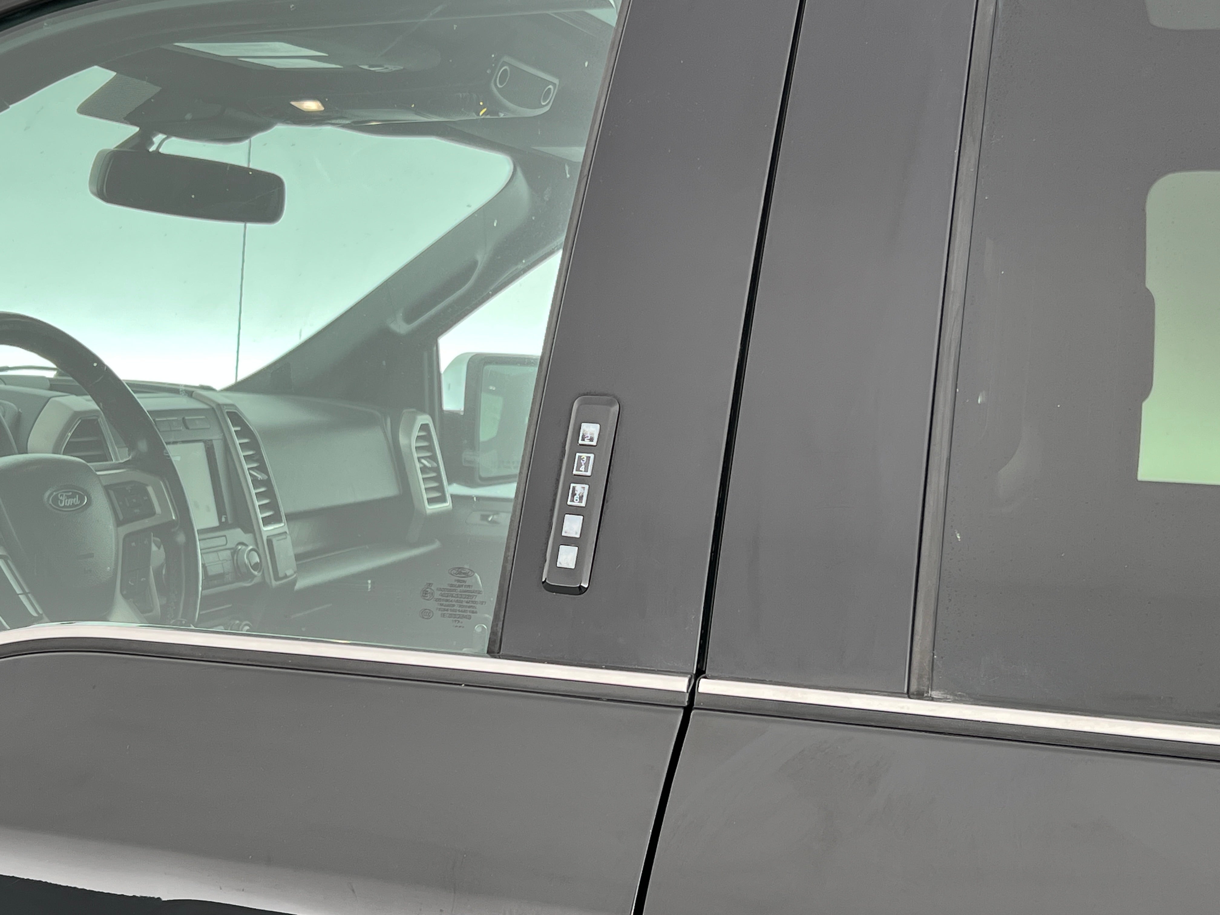 2018 Ford F-150 Platinum - Photo 27