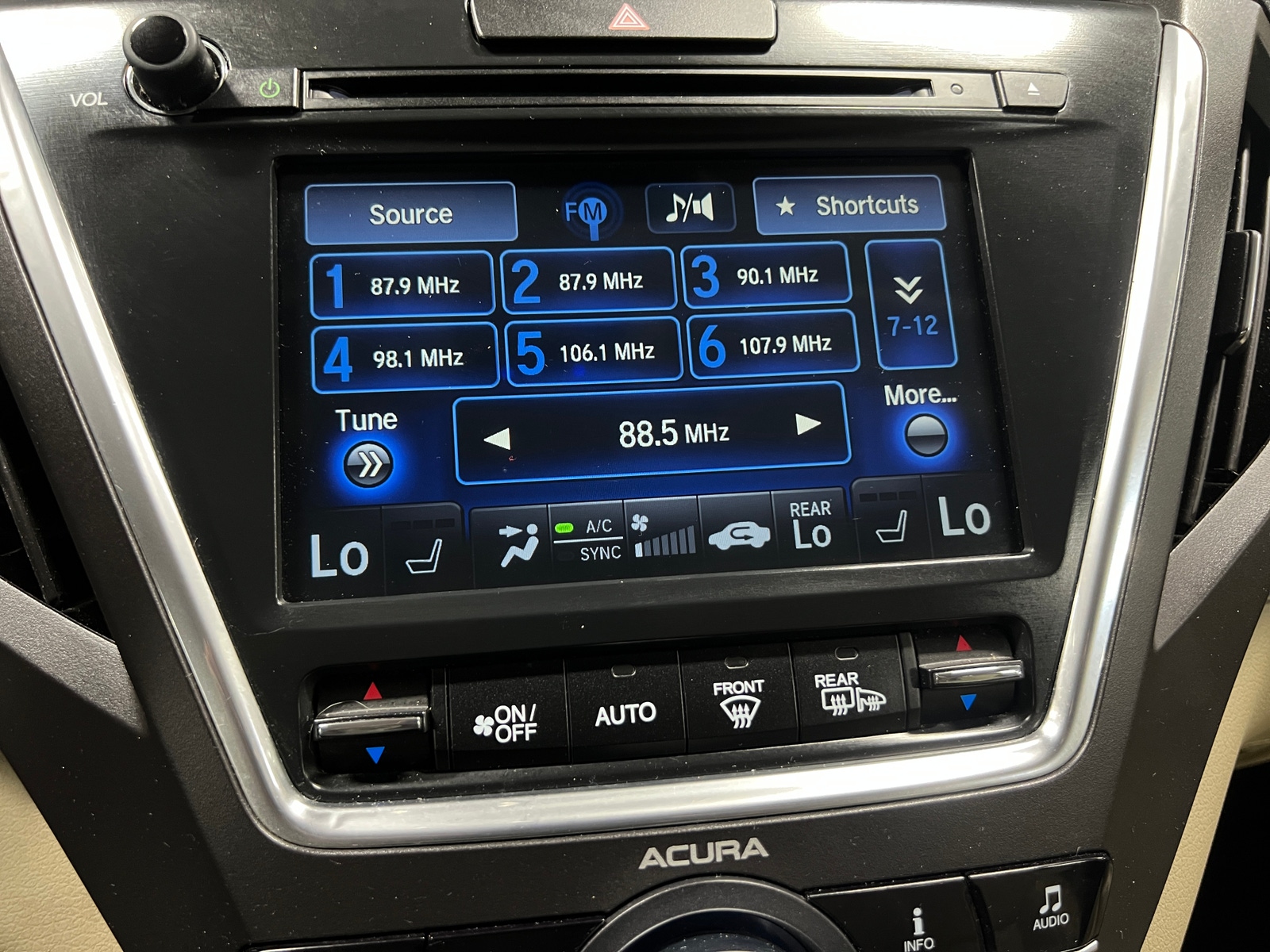 Thumbnail: 2017 Acura MDX - 3