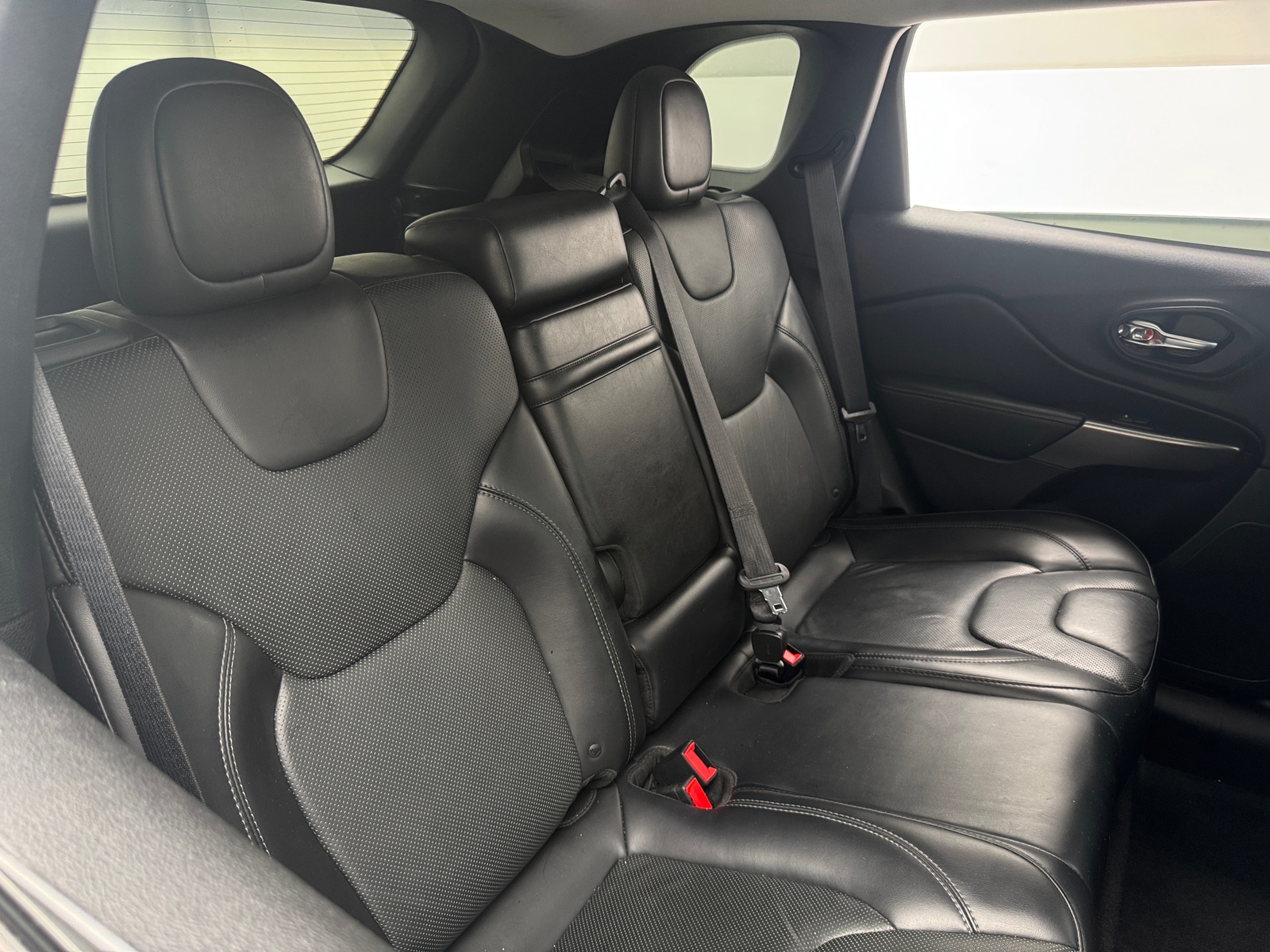 Thumbnail: 2019 Jeep Cherokee - 5