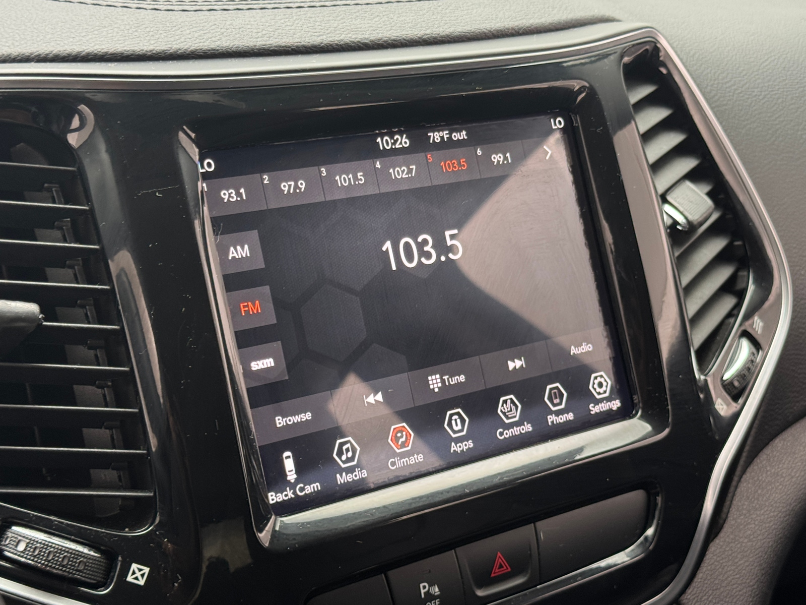 Thumbnail: 2019 Jeep Cherokee - 3