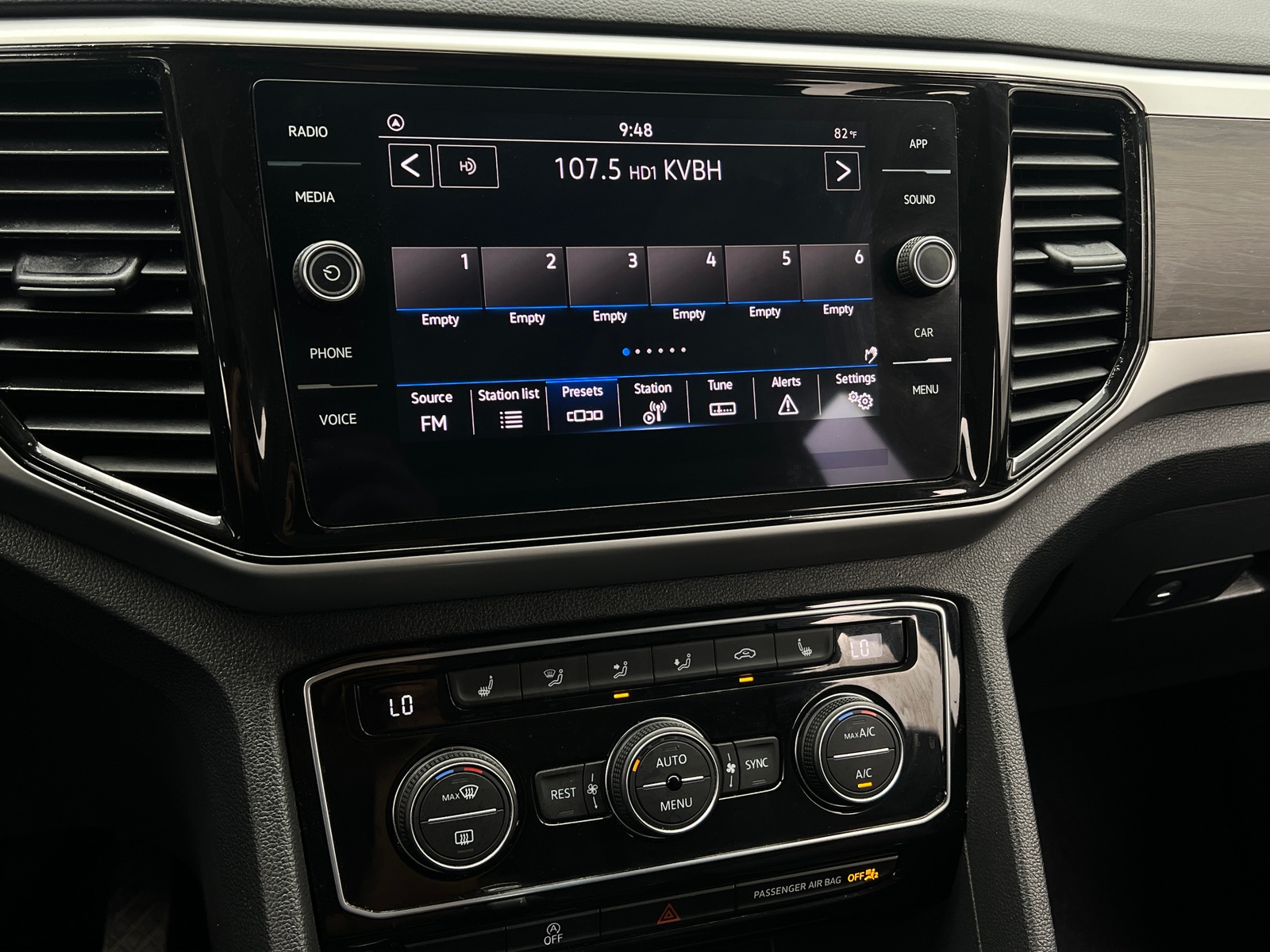 Thumbnail: 2023 Volkswagen Atlas - 3