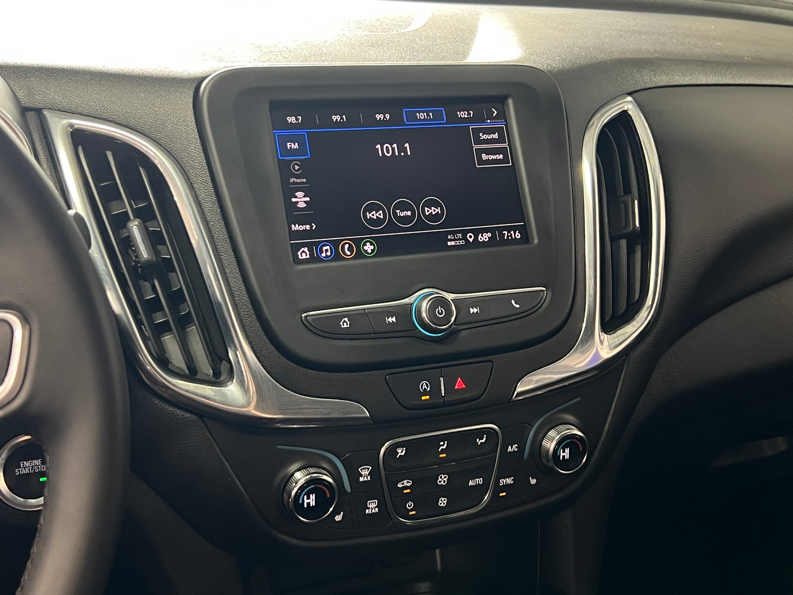 Thumbnail: 2024 Chevrolet Equinox - 4