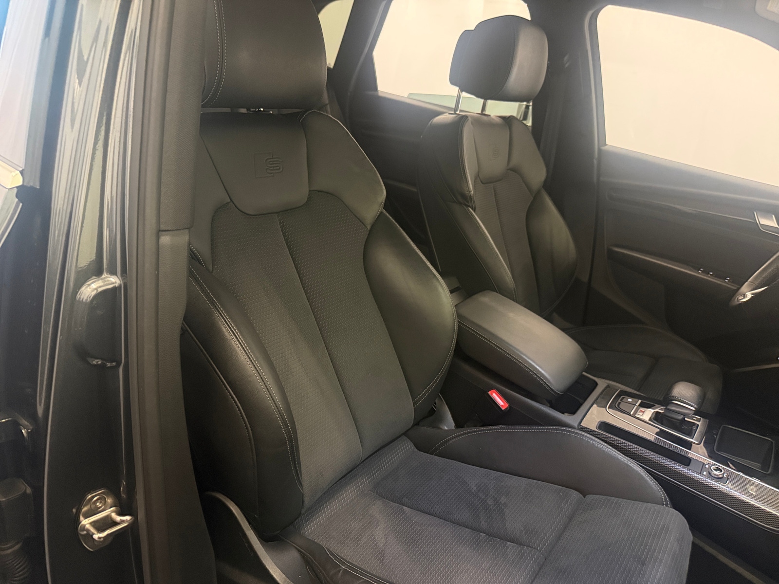 Thumbnail: 2022 Audi SQ5 - 2