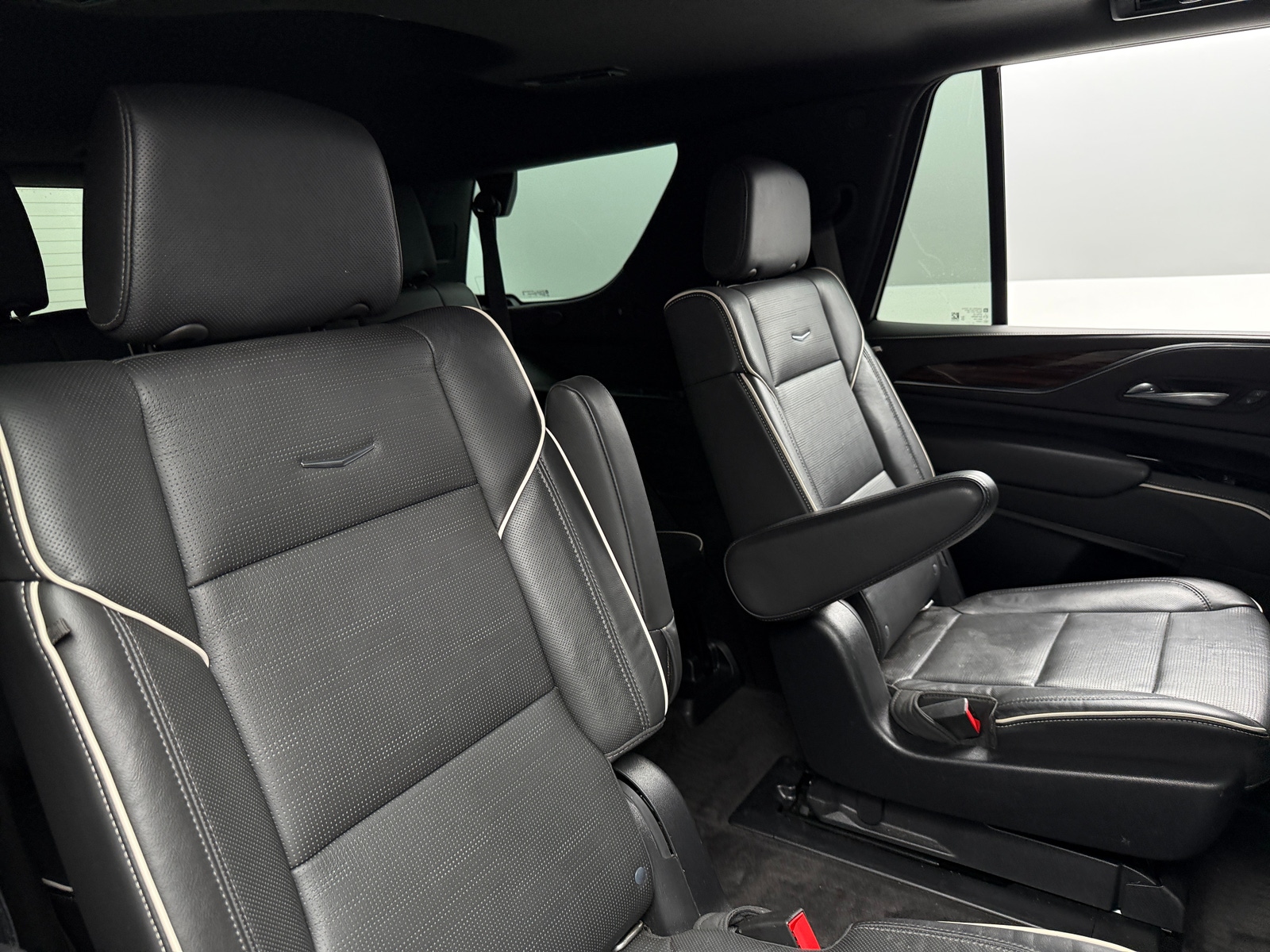 Thumbnail: 2022 Cadillac Escalade - 5