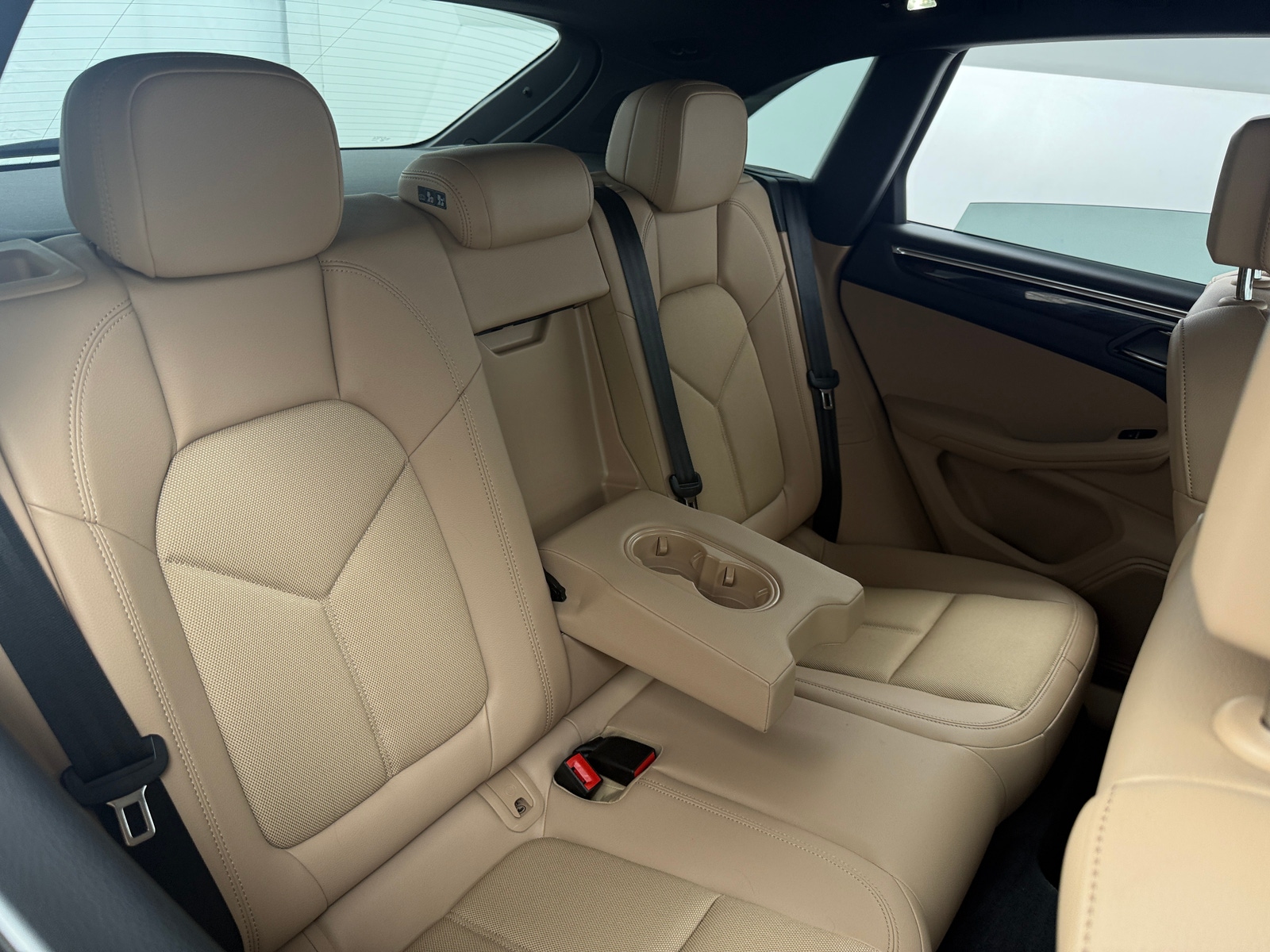 Thumbnail: 2024 Porsche Macan - 5