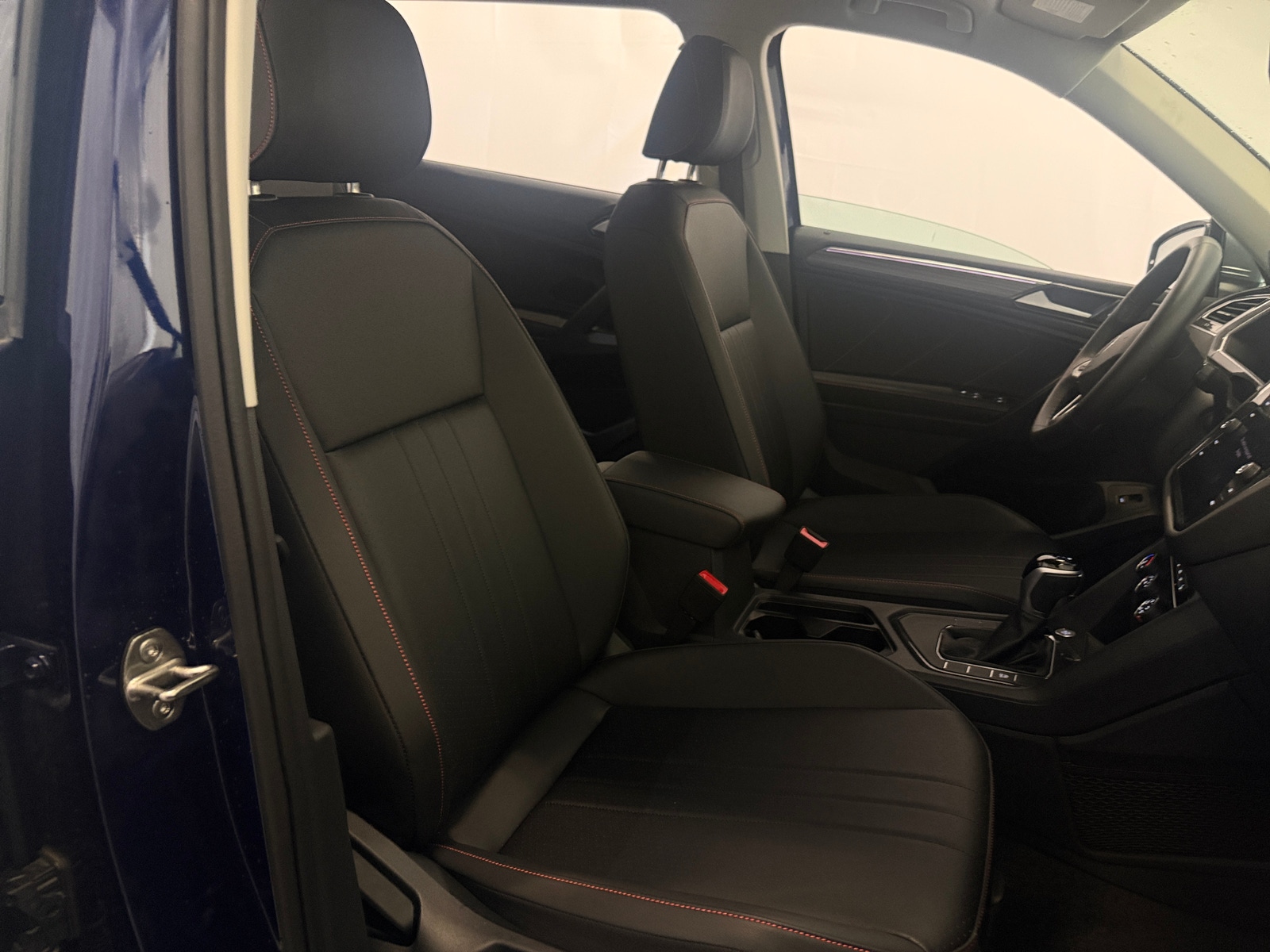 Thumbnail: 2024 Volkswagen Tiguan - 2
