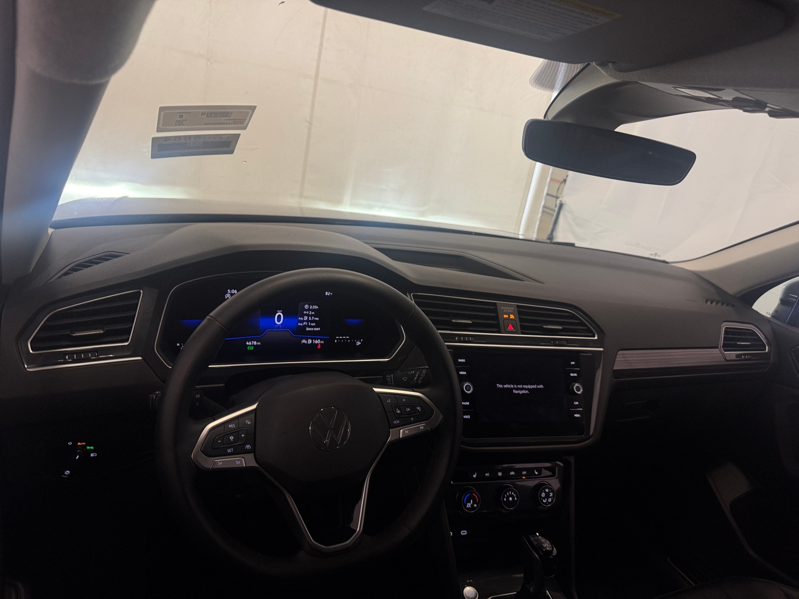 Thumbnail: 2024 Volkswagen Tiguan - 3