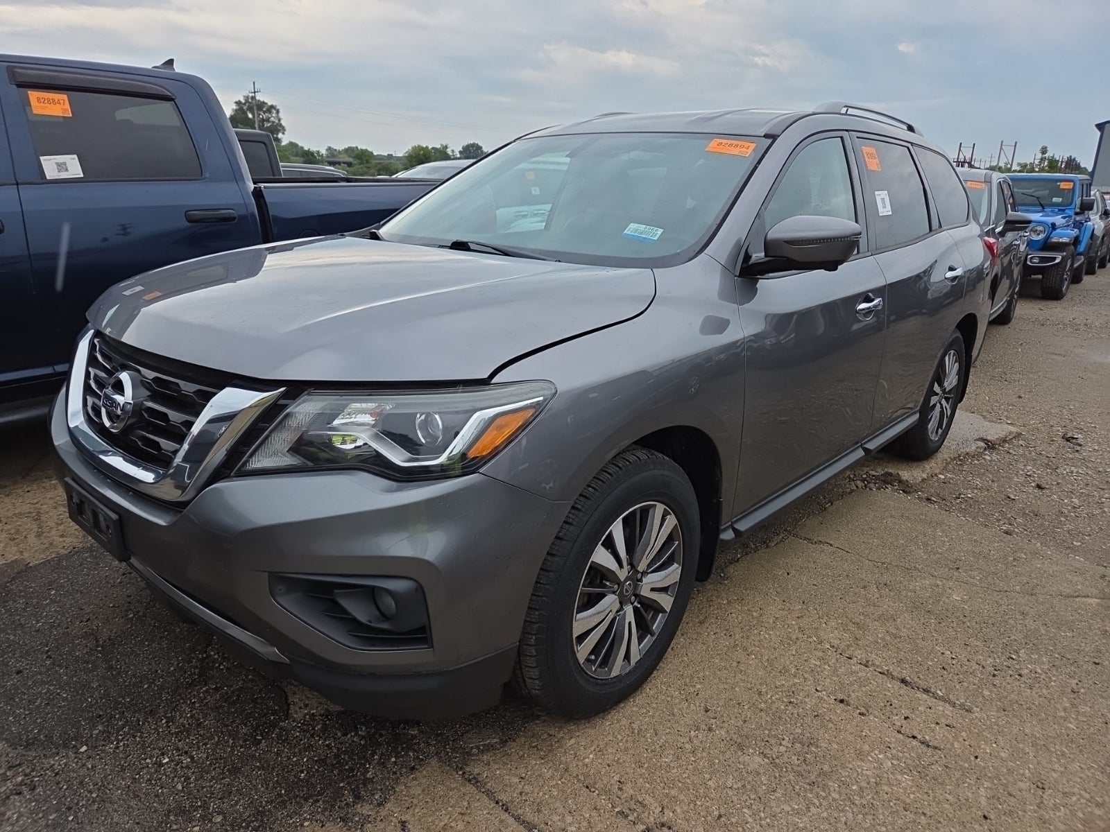 2017 Nissan Pathfinder SL