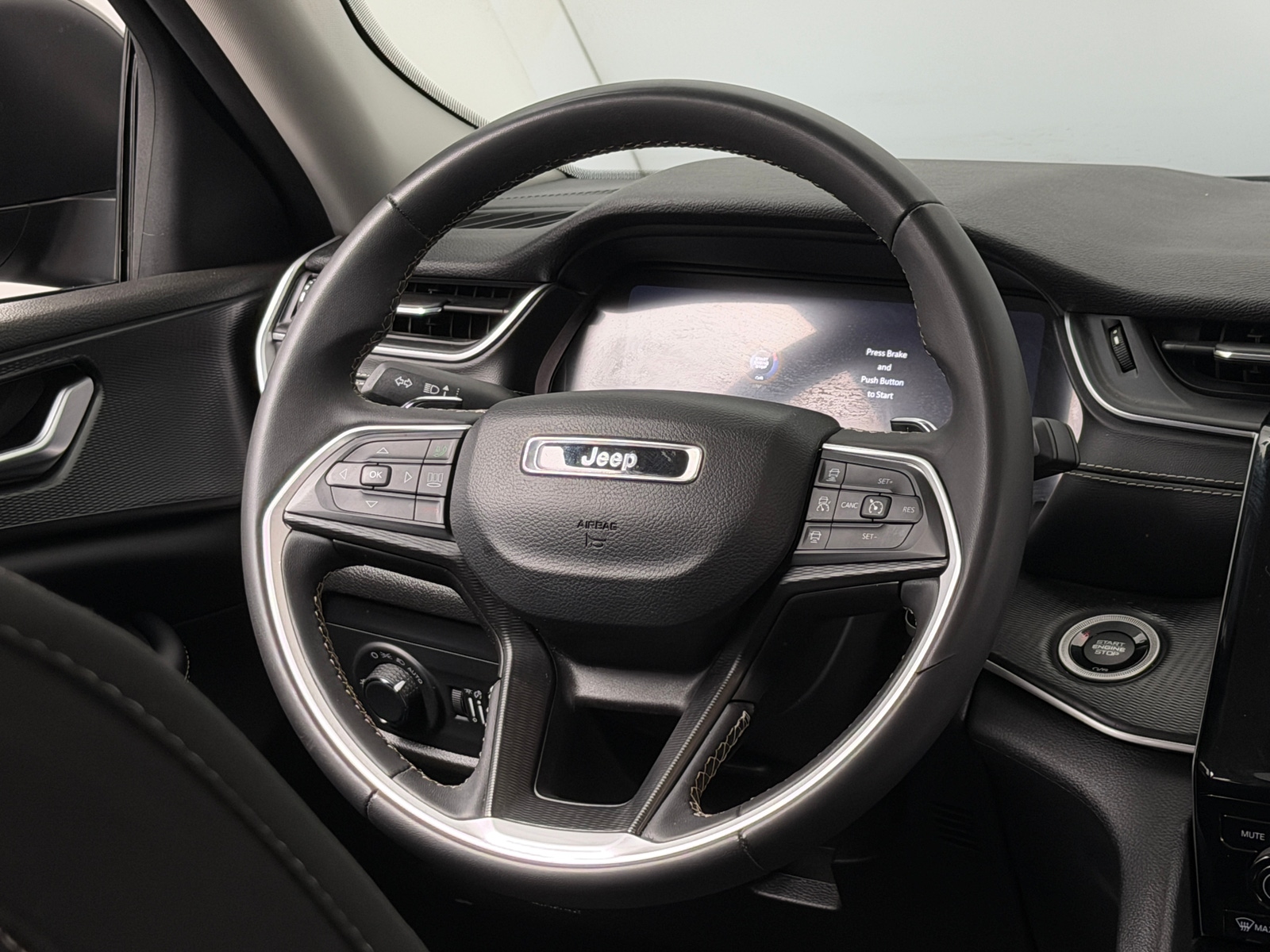 Thumbnail: 2023 Jeep Grand Cherokee L - 5