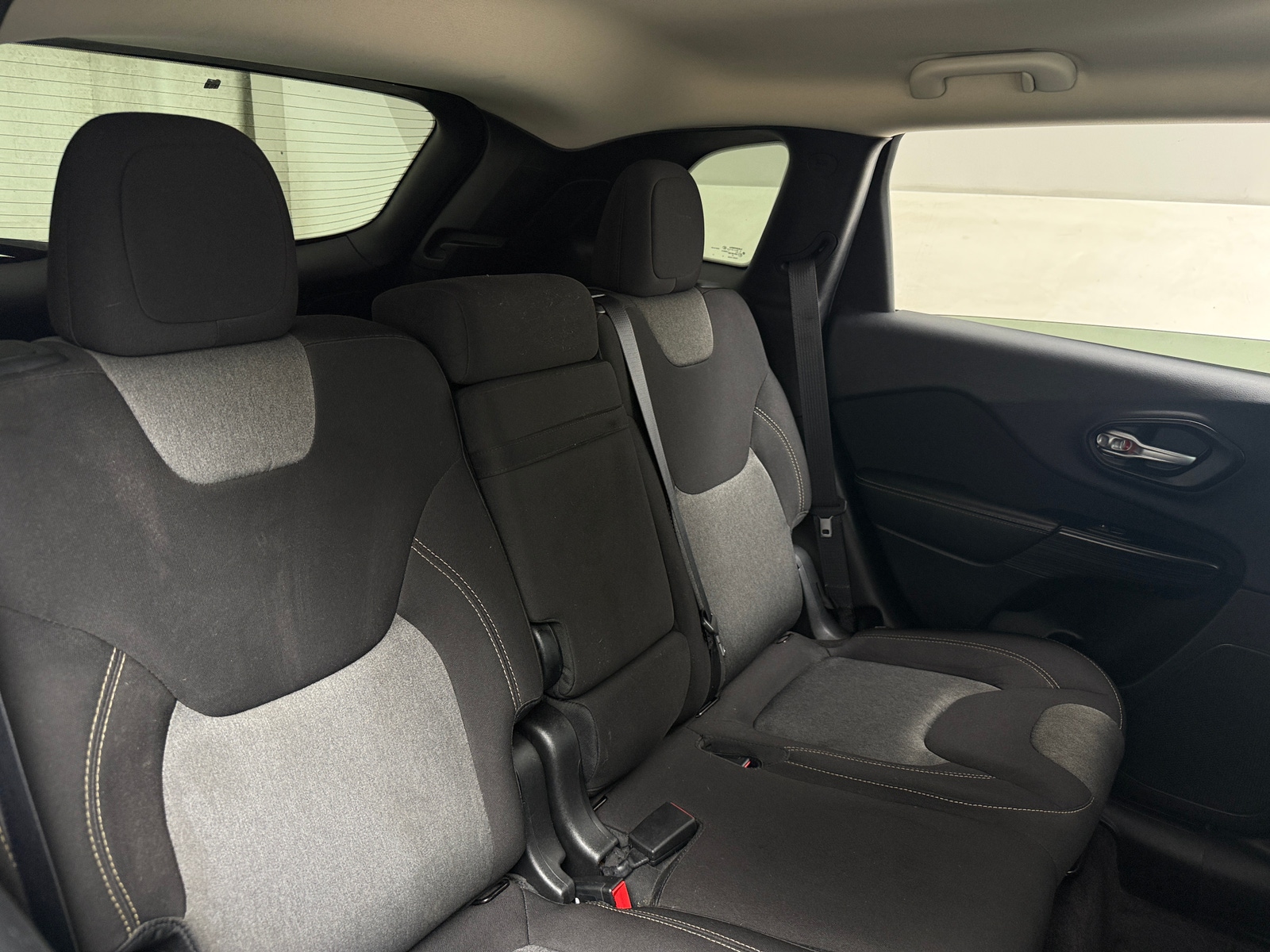 Thumbnail: 2016 Jeep Cherokee - 6