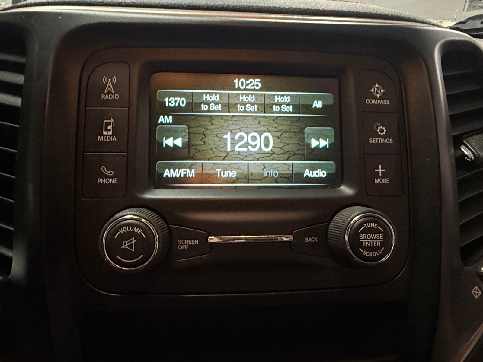 Thumbnail: 2016 Jeep Cherokee - 4