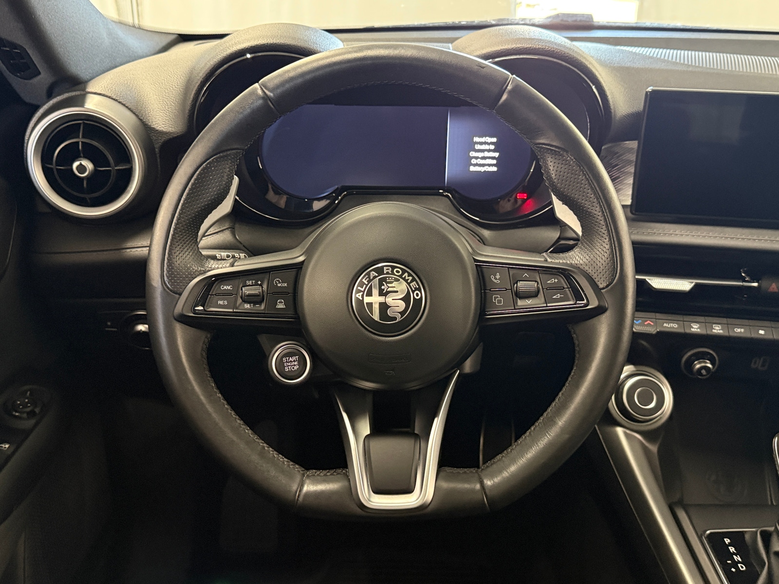 Thumbnail: 2024 Alfa Romeo Tonale - 4