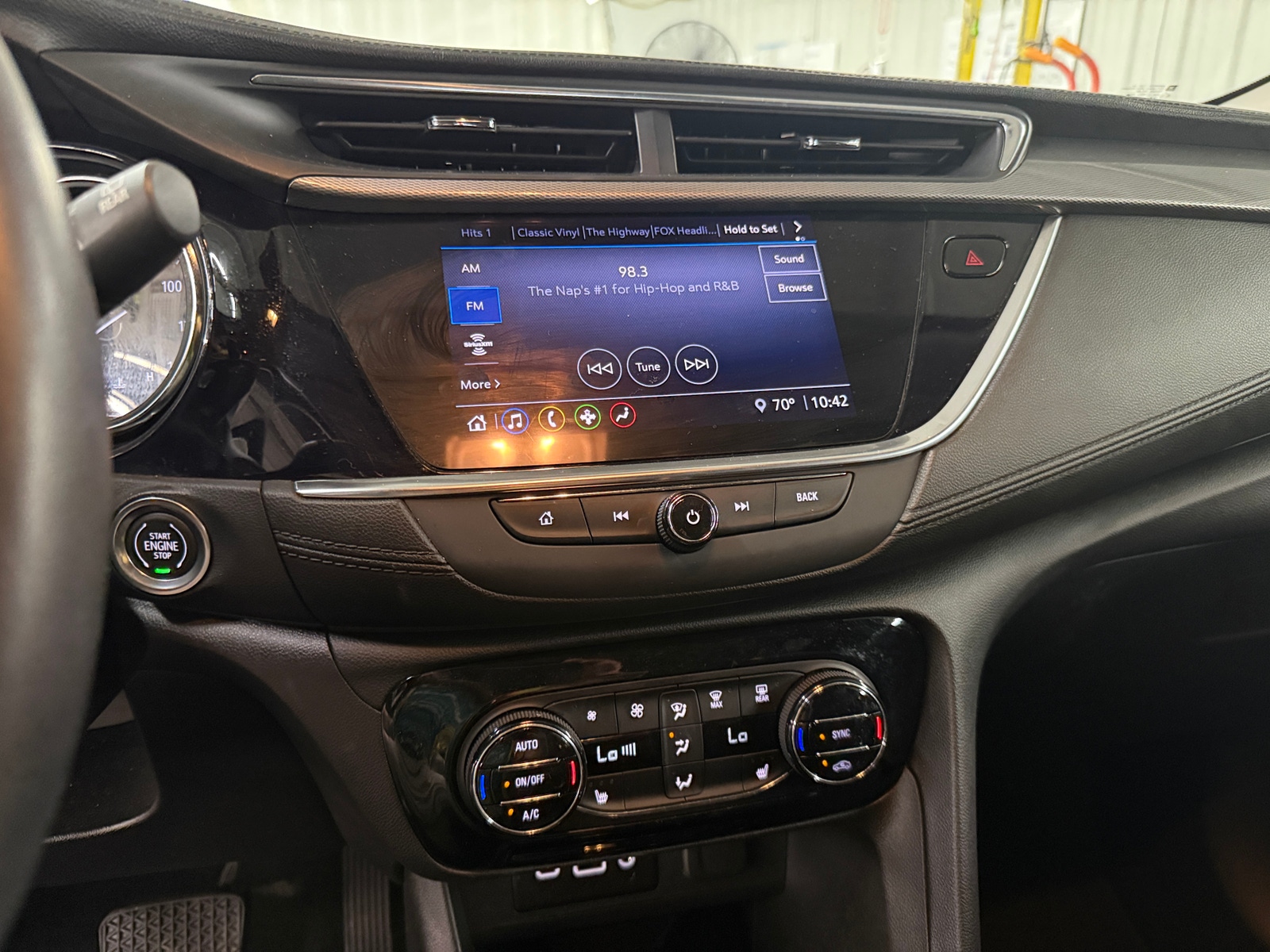 Thumbnail: 2020 Buick Encore GX - 3