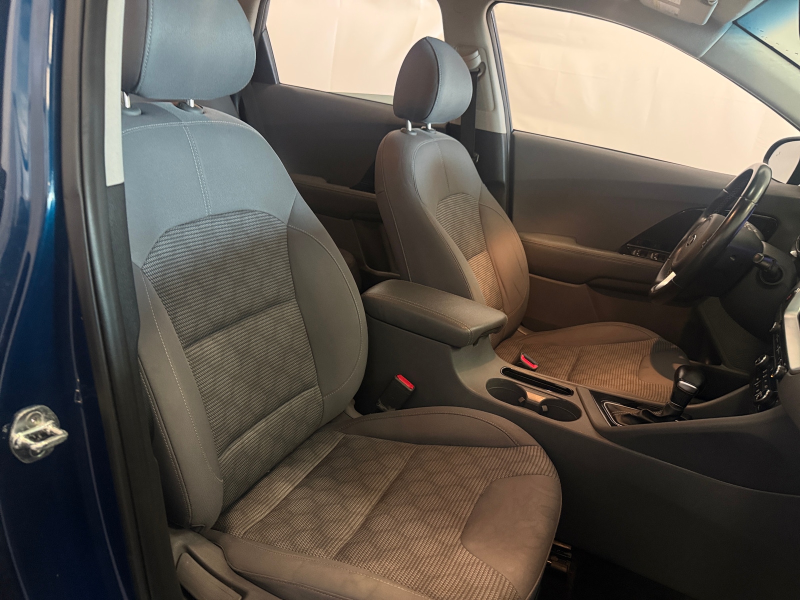 Thumbnail: 2020 Kia Niro - 2