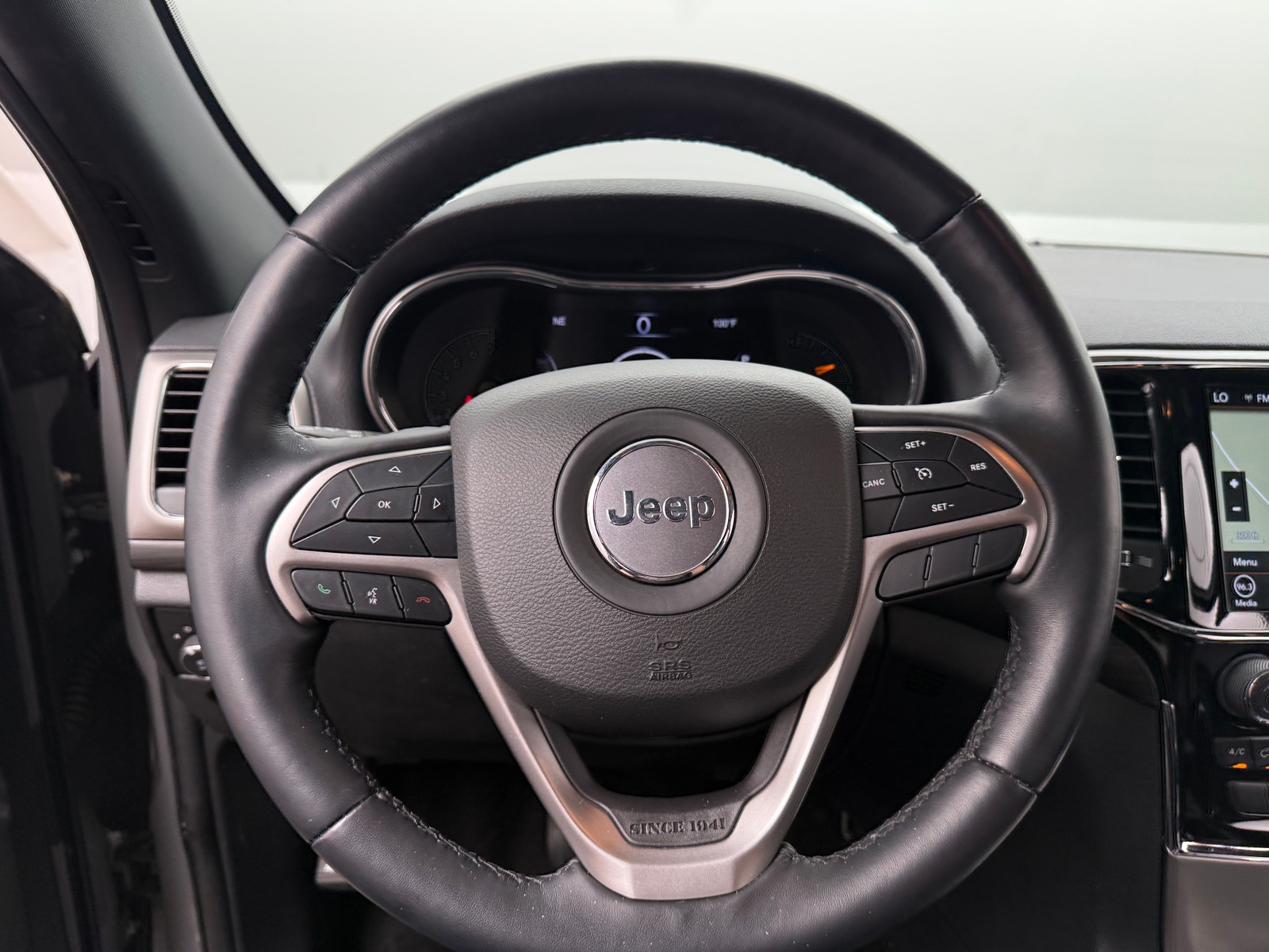 Thumbnail: 2022 Jeep Grand Cherokee - 4