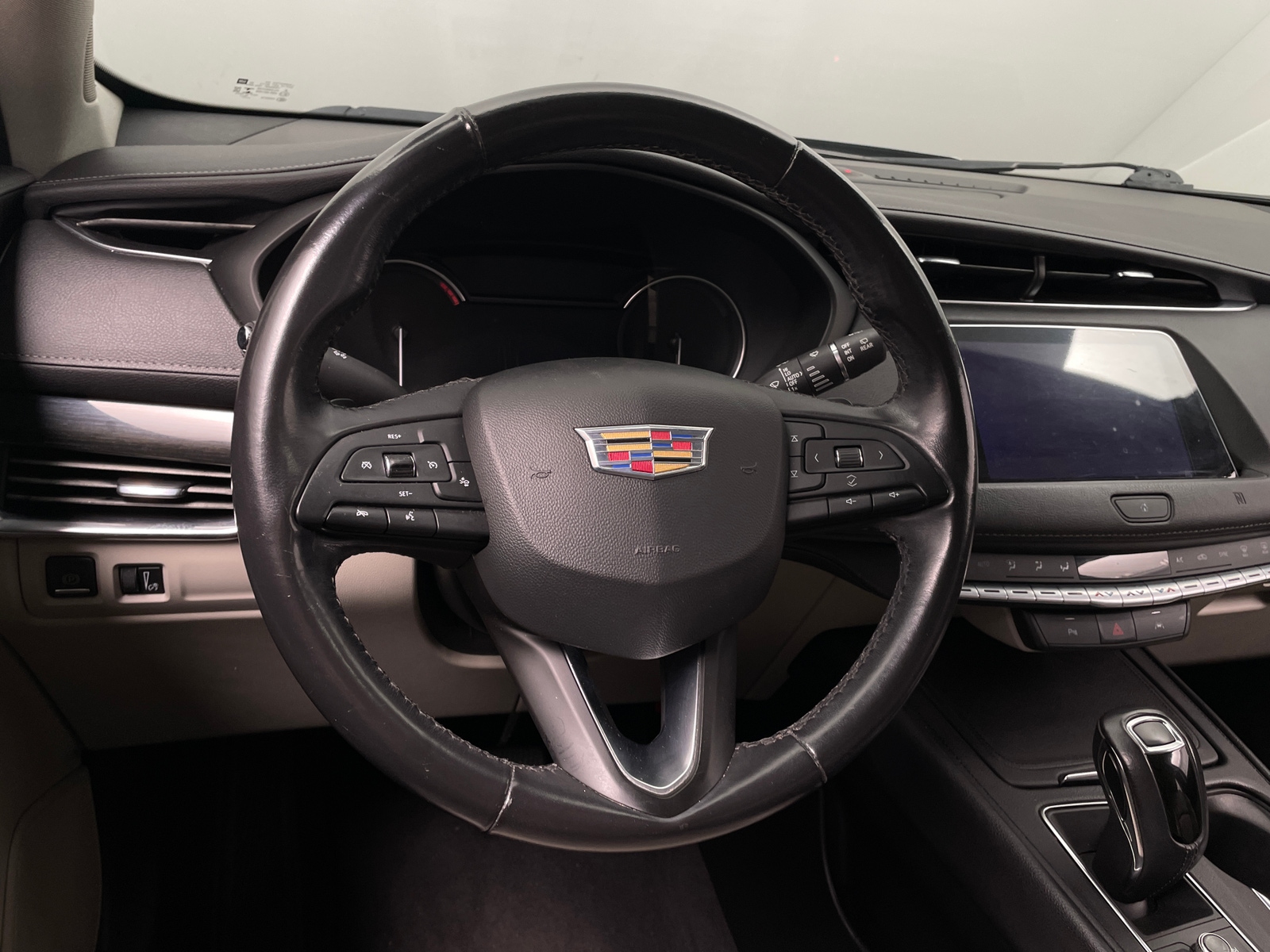Thumbnail: 2019 Cadillac XT4 - 4