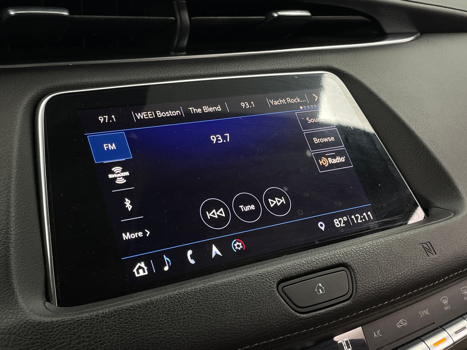 Thumbnail: 2019 Cadillac XT4 - 3