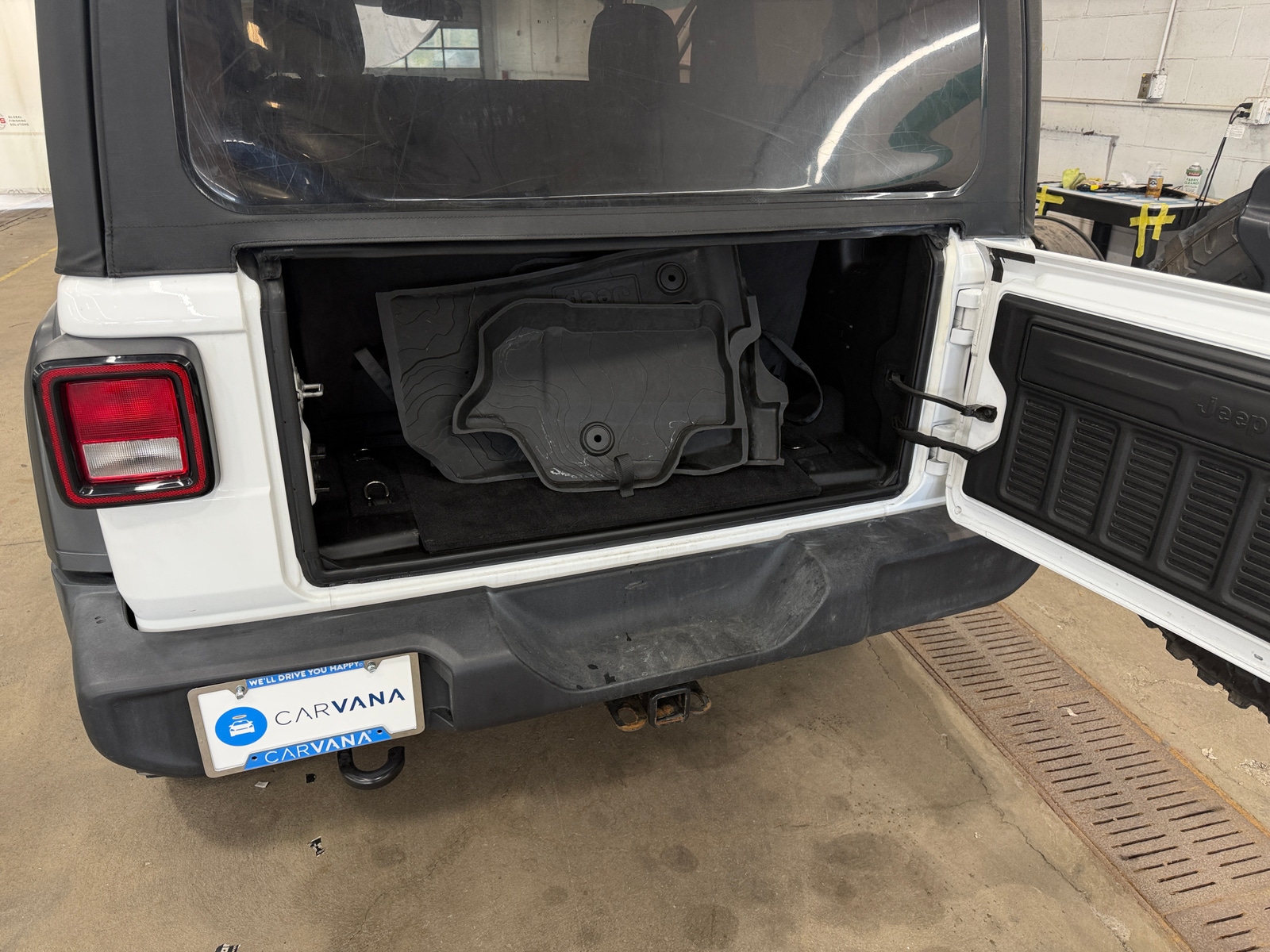 Thumbnail: 2020 Jeep Wrangler - 7