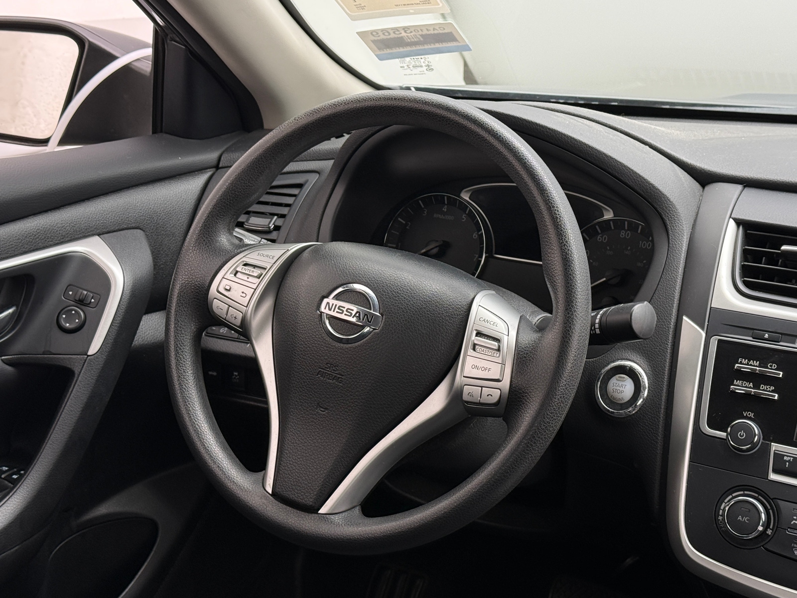 Thumbnail: 2017 Nissan Altima - 5