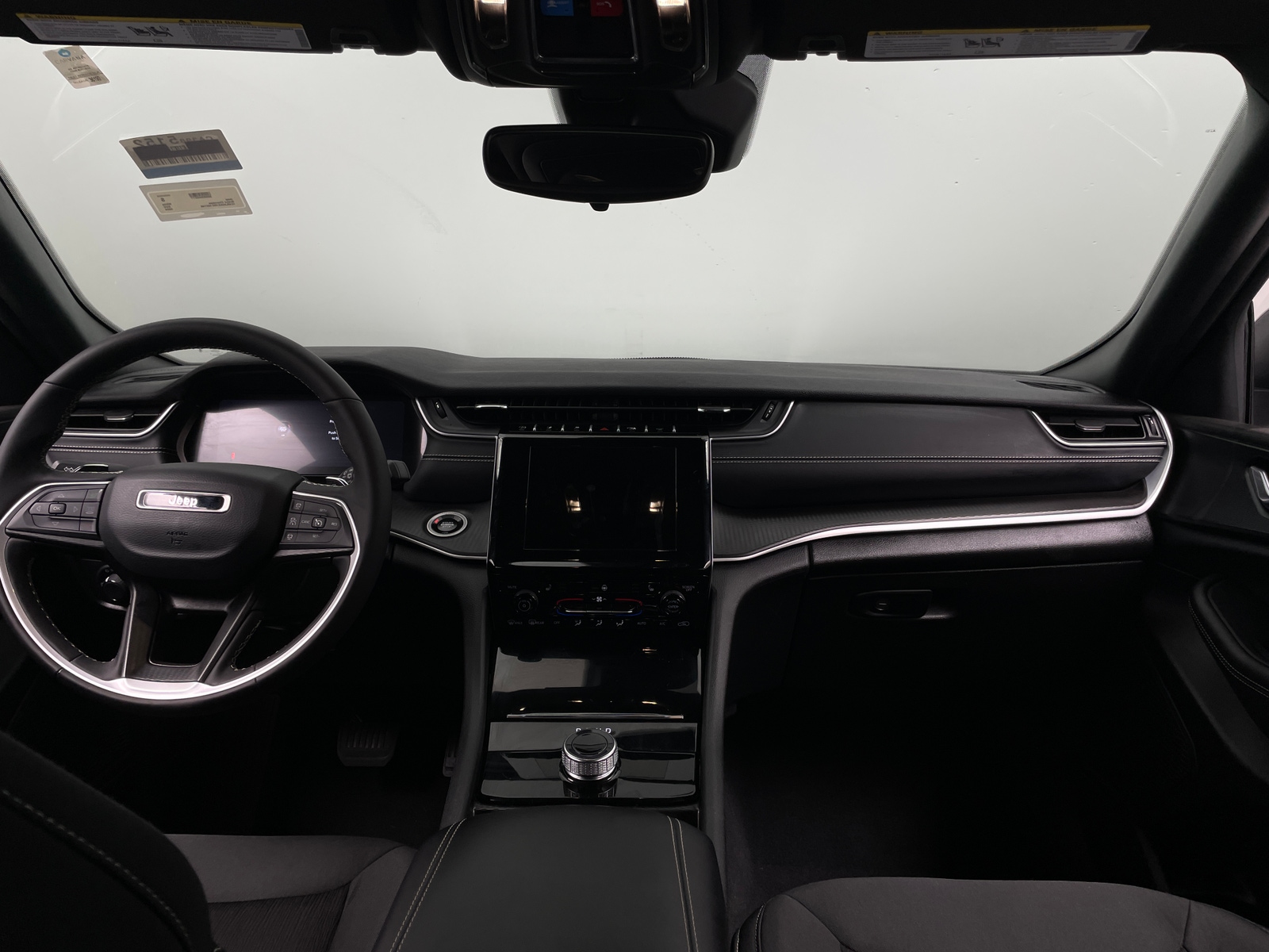 Thumbnail: 2024 Jeep Grand Cherokee - 3