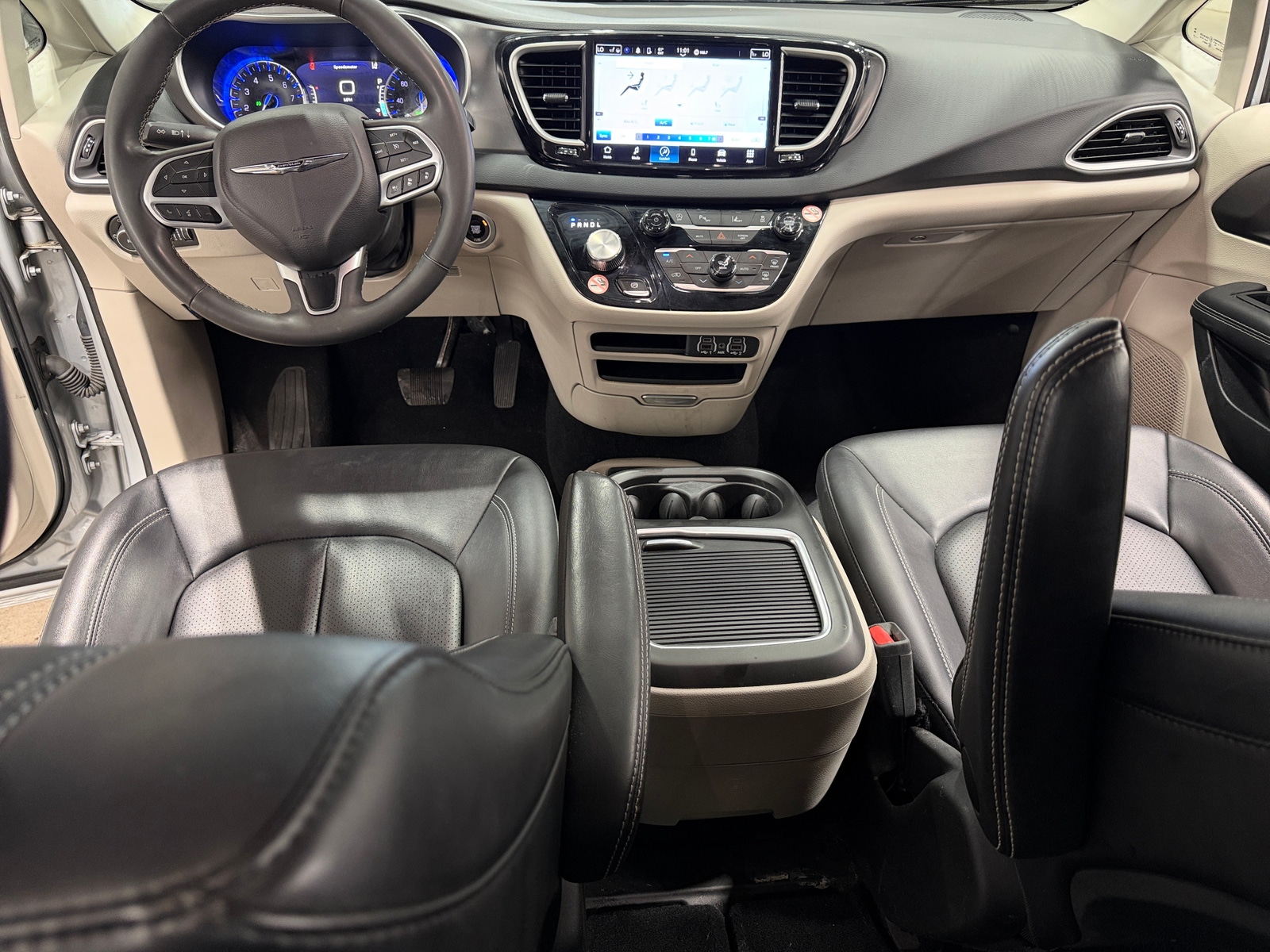 Thumbnail: 2024 Chrysler Pacifica - 2