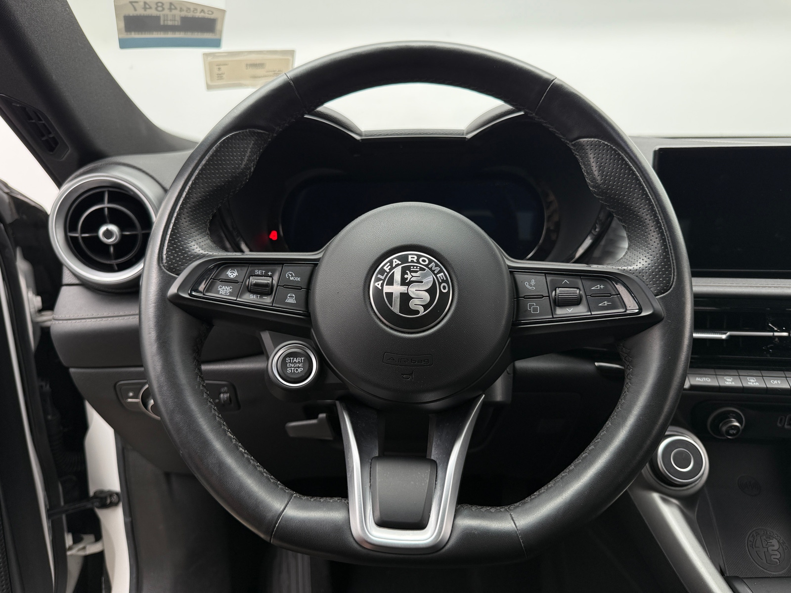 Thumbnail: 2024 Alfa Romeo Tonale - 4