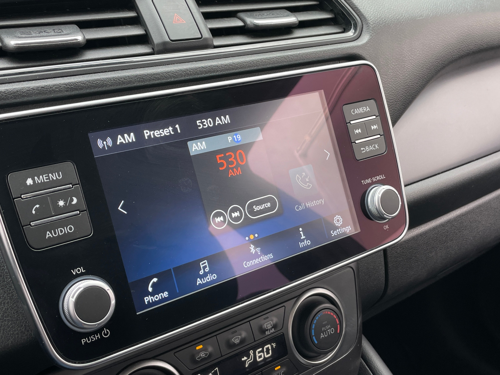 Thumbnail: 2025 Nissan Leaf - 4