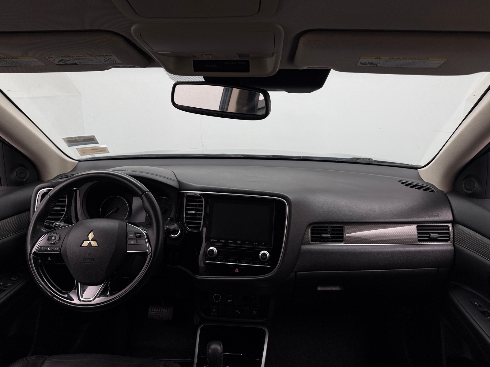 Thumbnail: 2020 Mitsubishi Outlander - 3