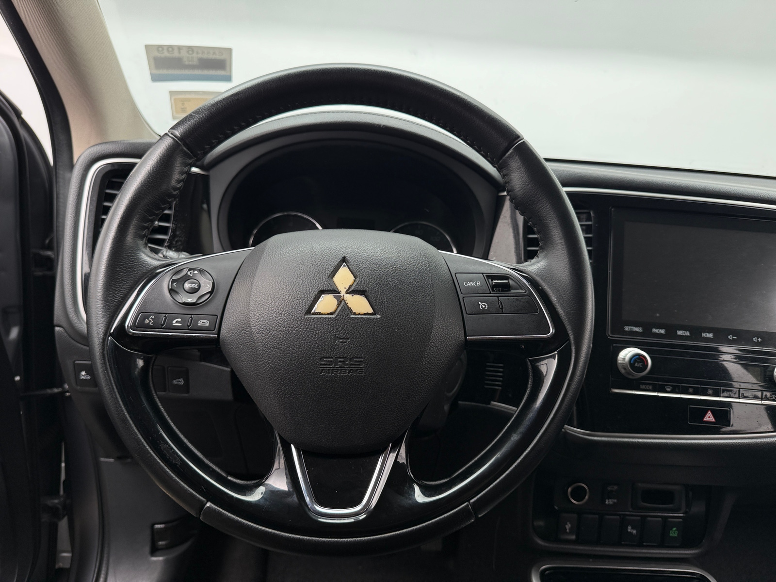 Thumbnail: 2020 Mitsubishi Outlander - 5