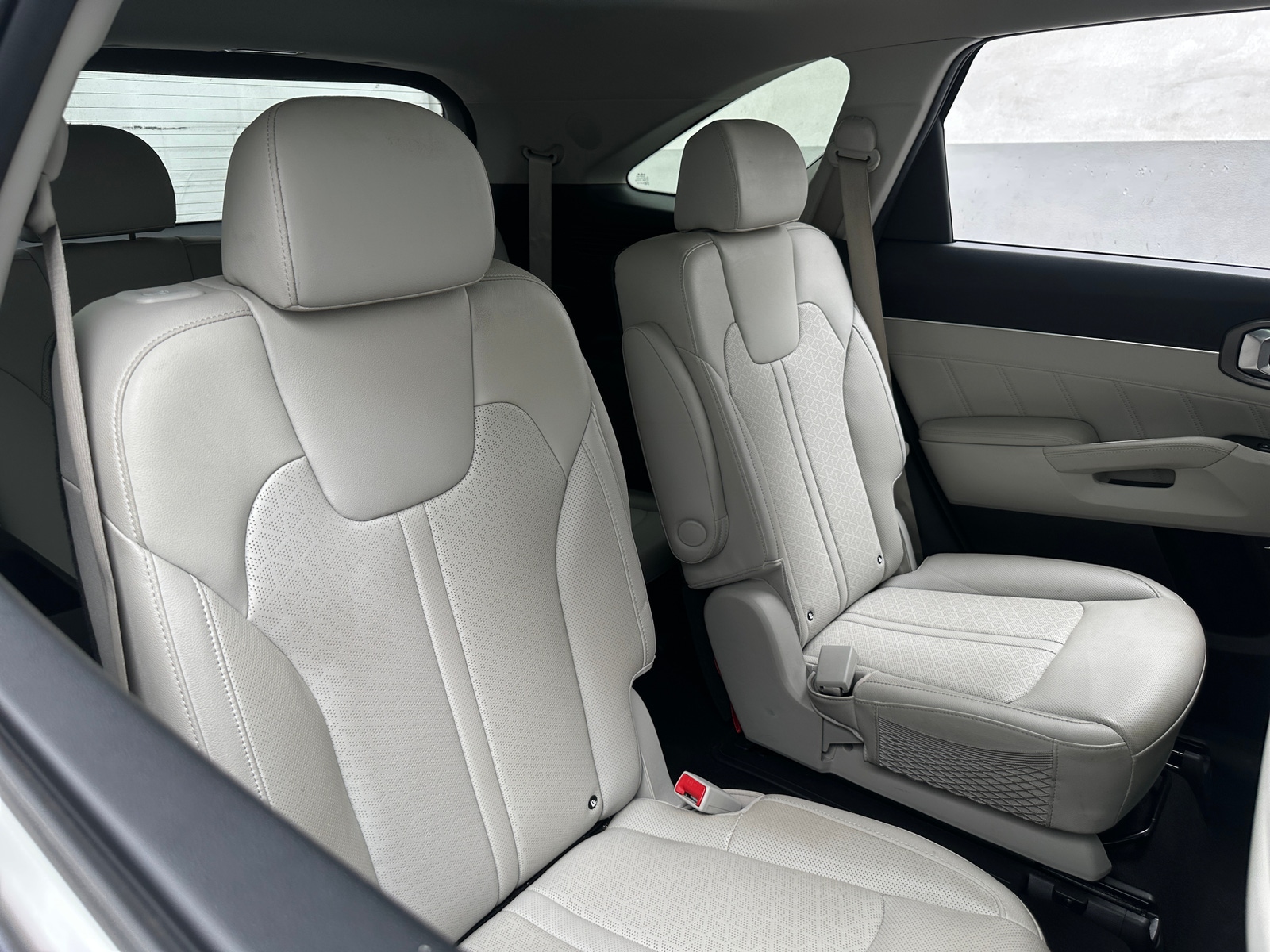 Thumbnail: 2022 Kia Sorento - 5