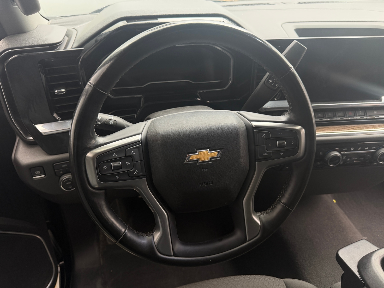 Thumbnail: 2025 Chevrolet Silverado 1500 - 5