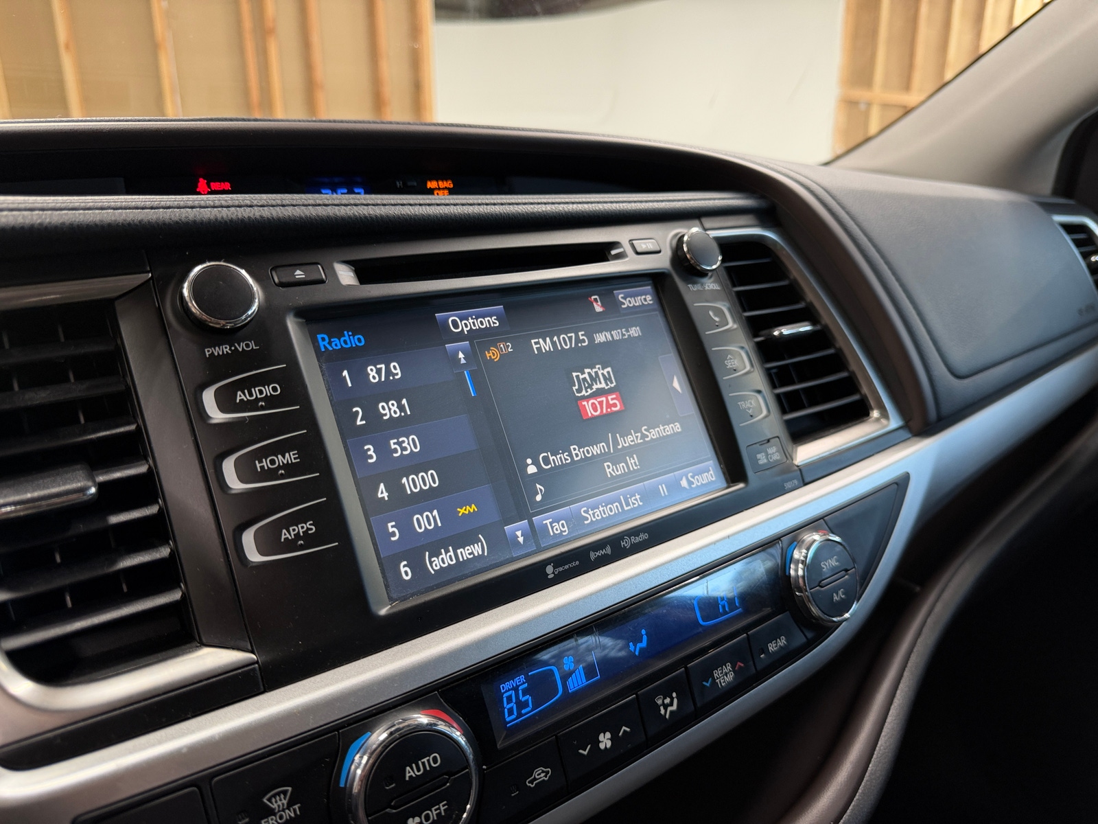 Thumbnail: 2017 Toyota Highlander - 3