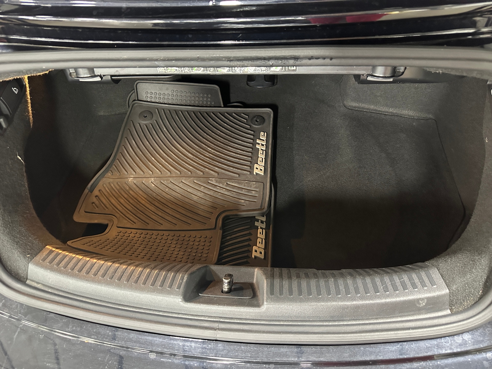 Thumbnail: 2019 Volkswagen Beetle - 7