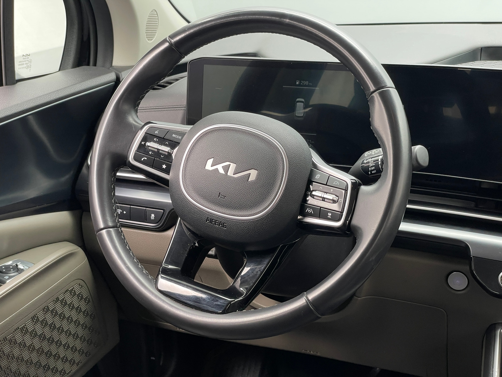 Thumbnail: 2025 Kia Carnival - 4