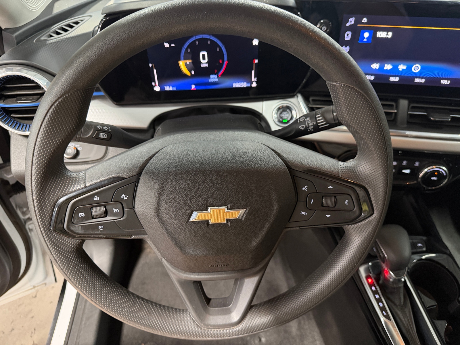 Thumbnail: 2025 Chevrolet Trax - 4