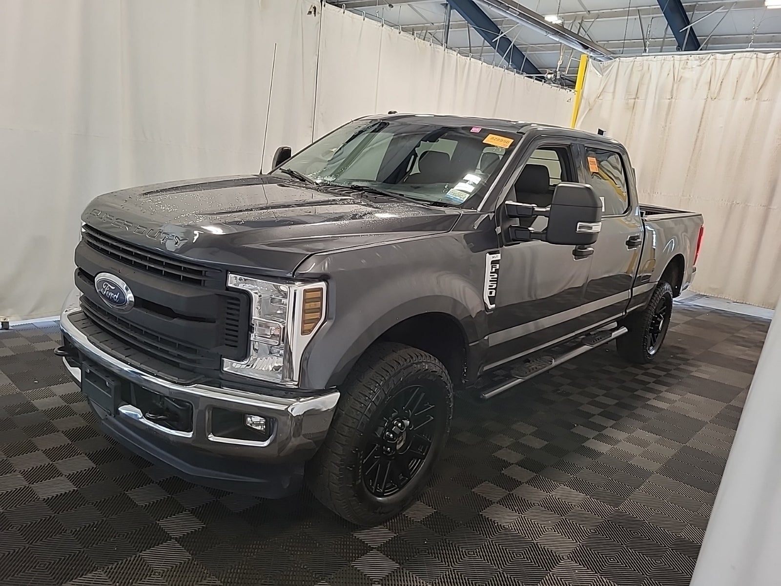 2018 Ford F-250 XLT 4WD Crew Cab 6.75' Box