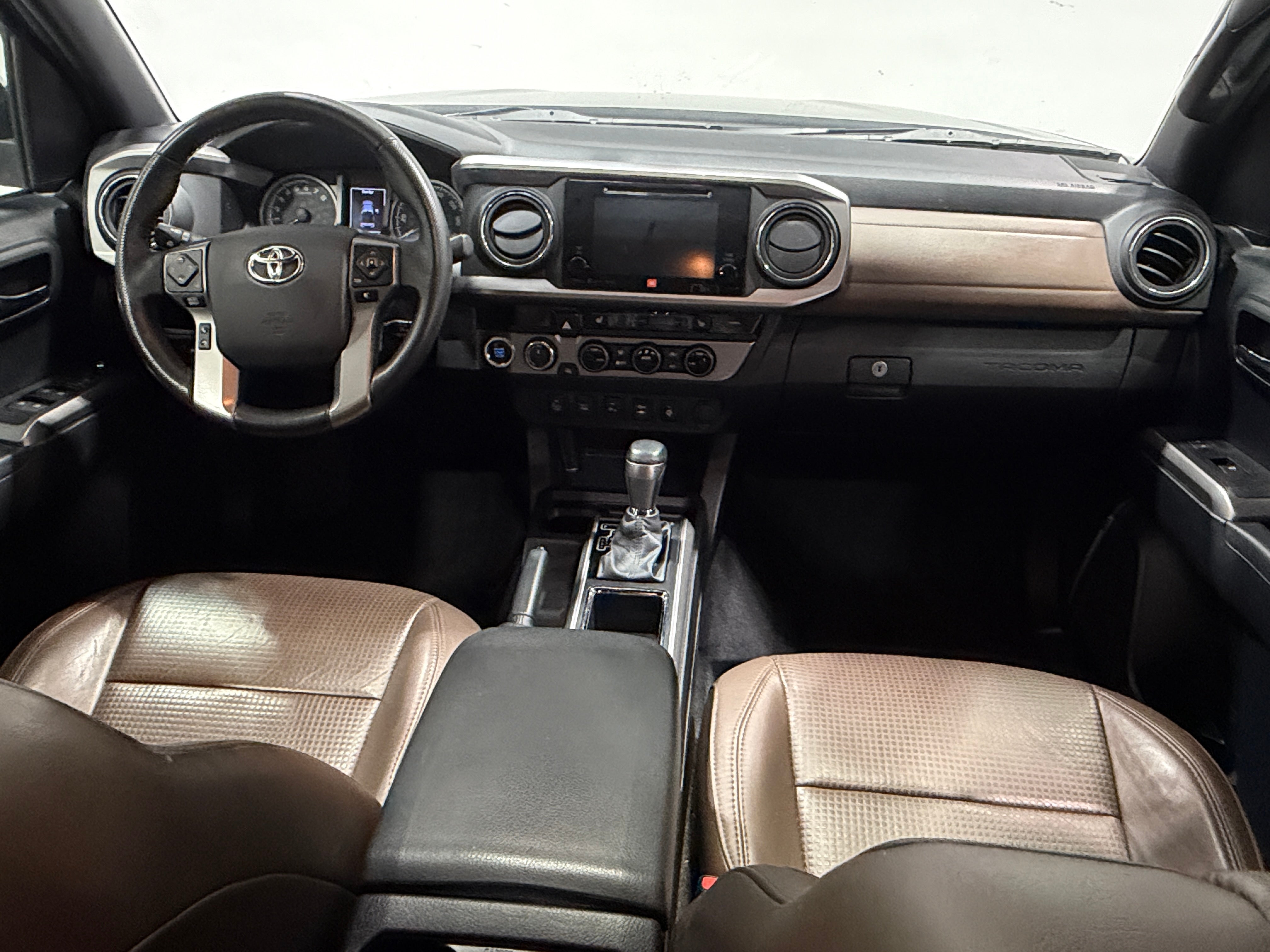2016 Toyota Tacoma Limited - Photo 6