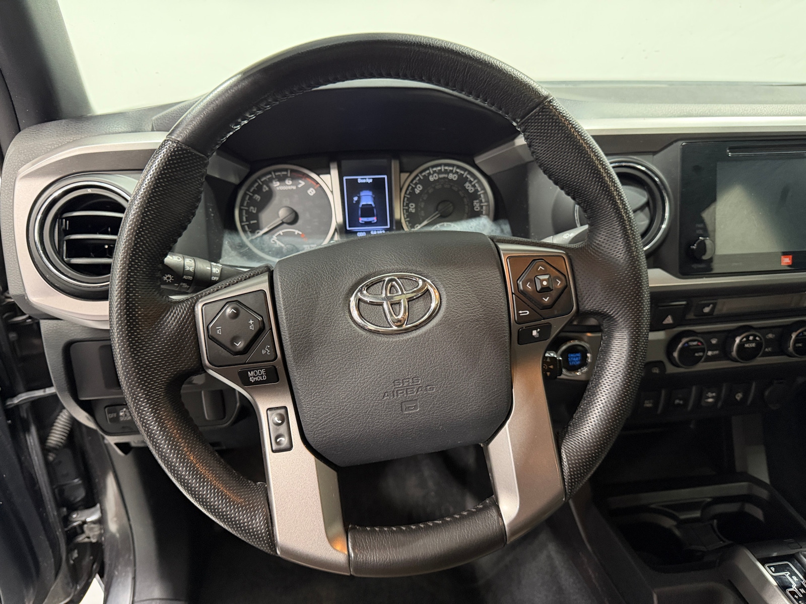Thumbnail: 2016 Toyota Tacoma - 4