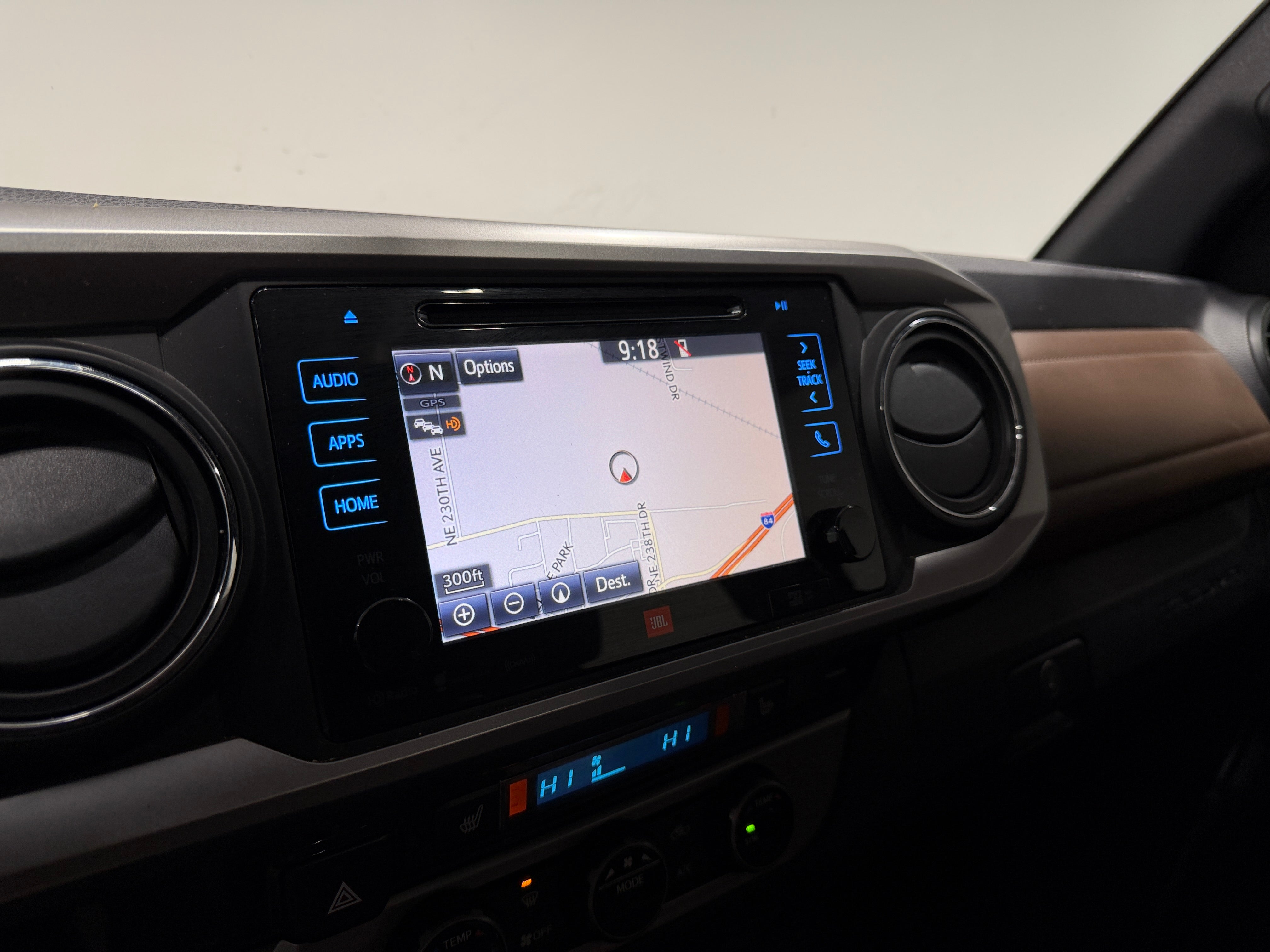 2016 Toyota Tacoma Limited - Photo 15