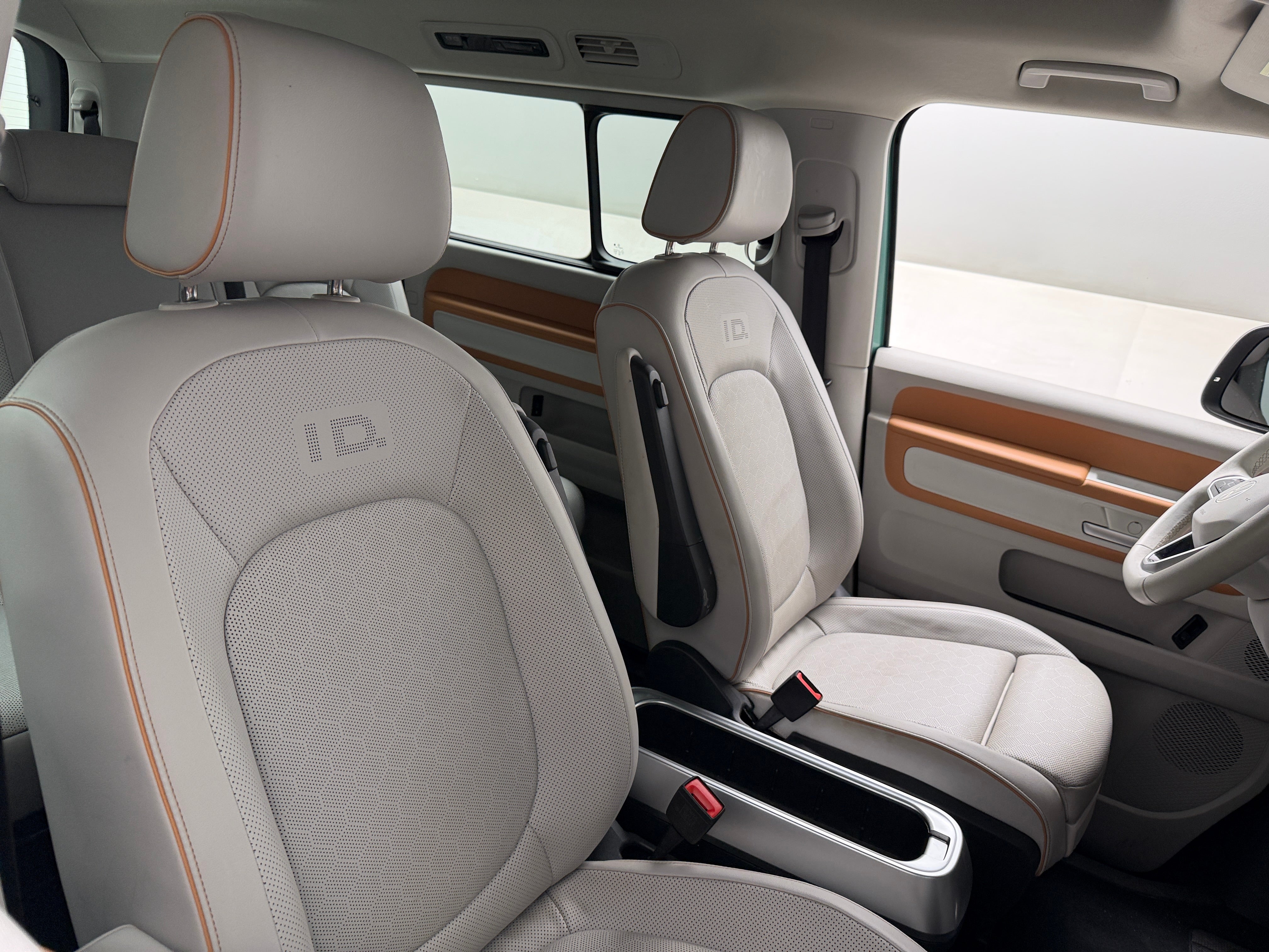 Used 2025 Volkswagen ID. Buzz 1st Edition with VIN WVG5WVEB6SH017087 for sale in Oak Creek, WI