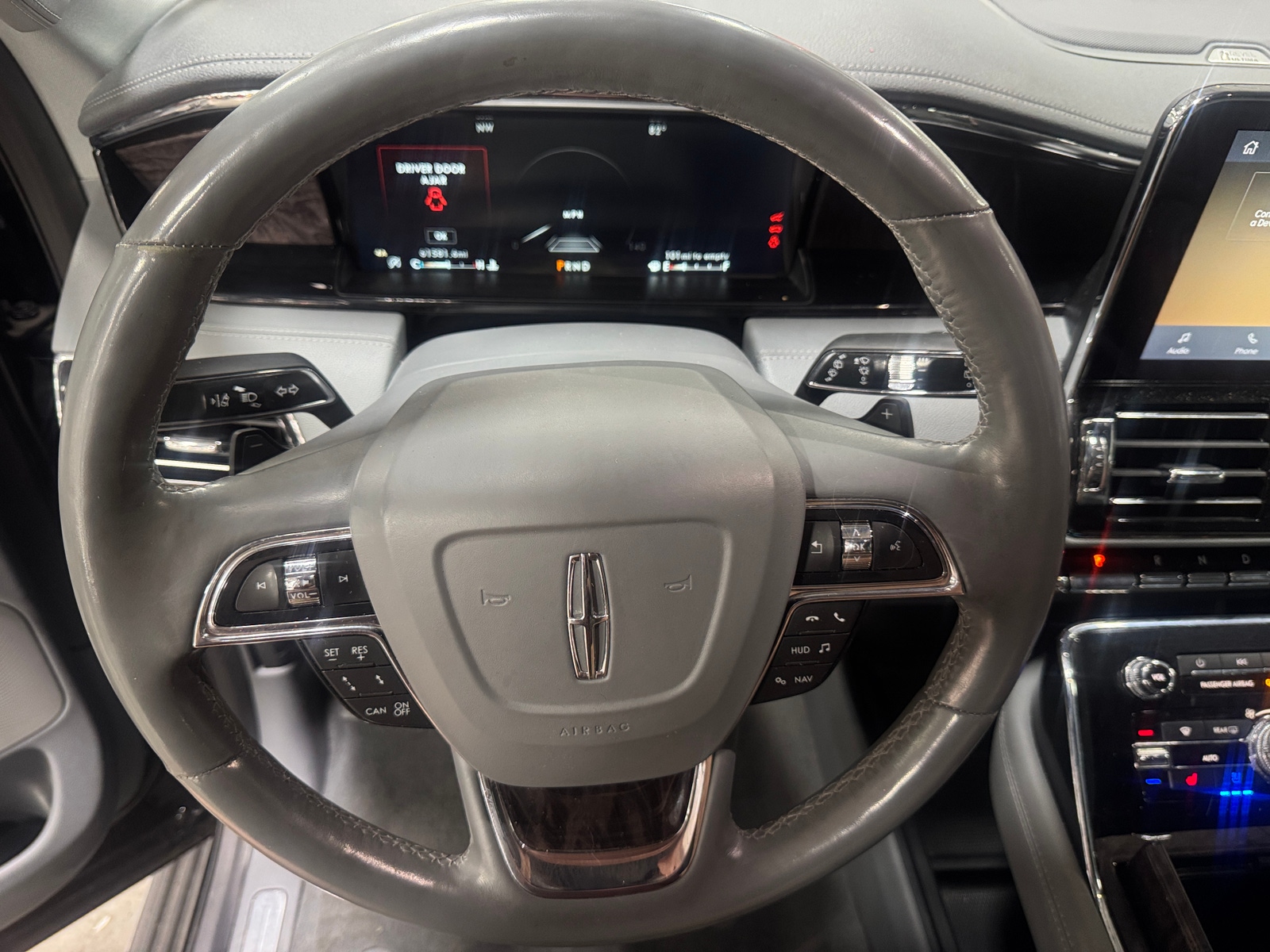 Thumbnail: 2020 Lincoln Navigator L - 4