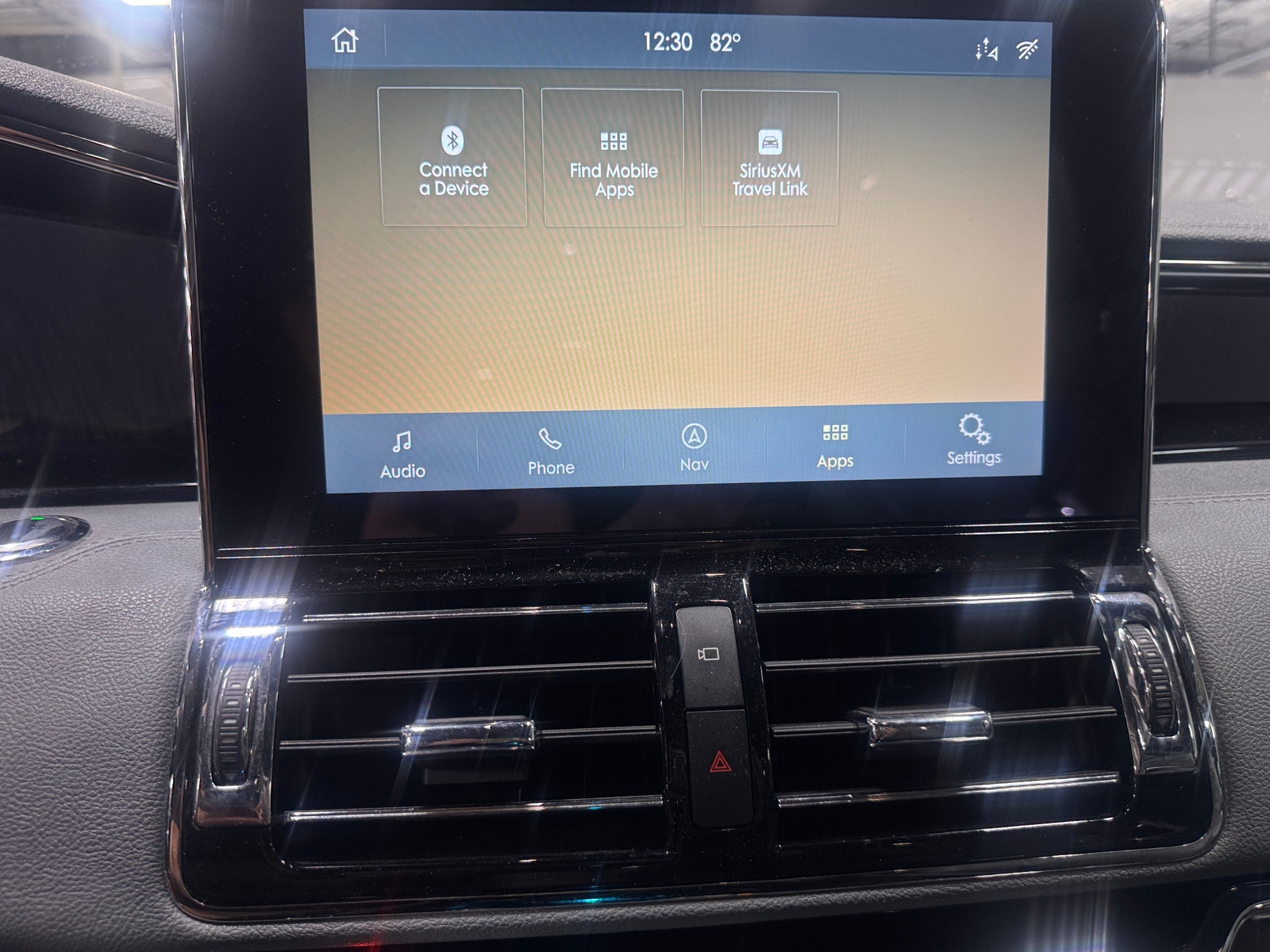 Thumbnail: 2020 Lincoln Navigator L - 3