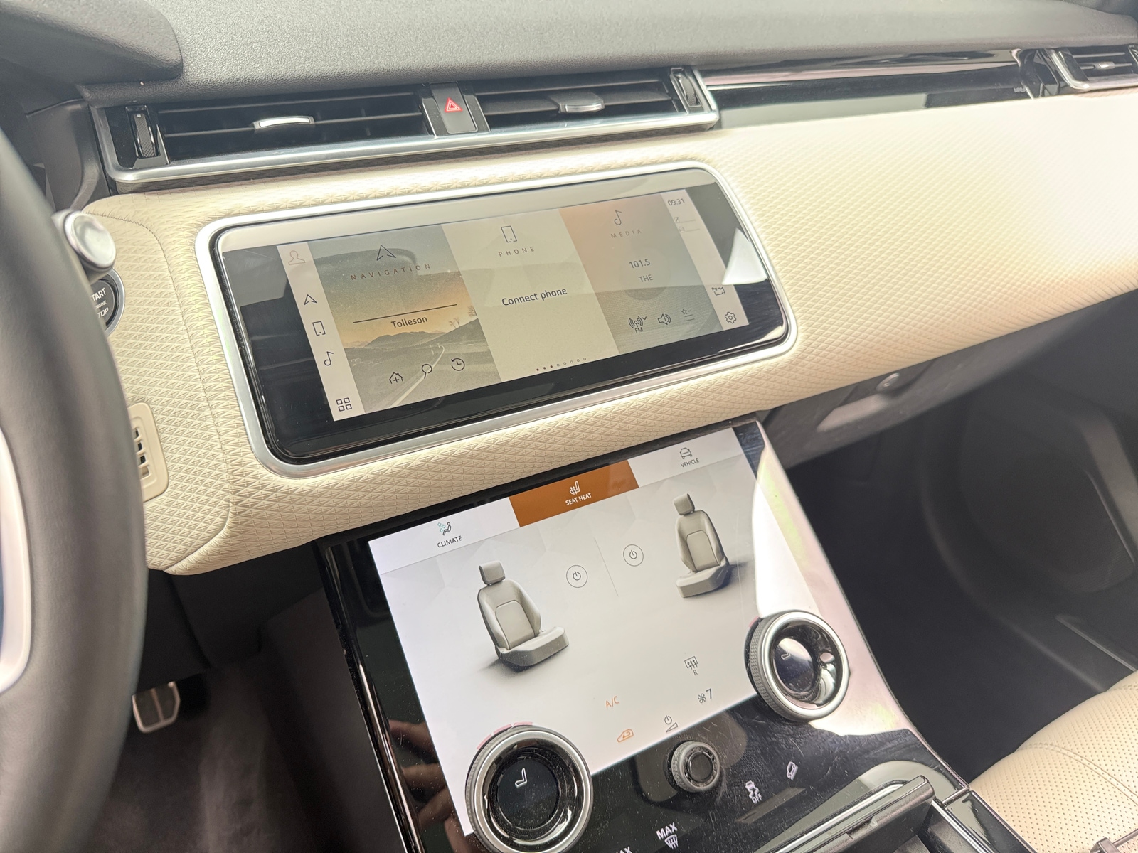 Thumbnail: 2023 Land Rover Range Rover Velar - 3