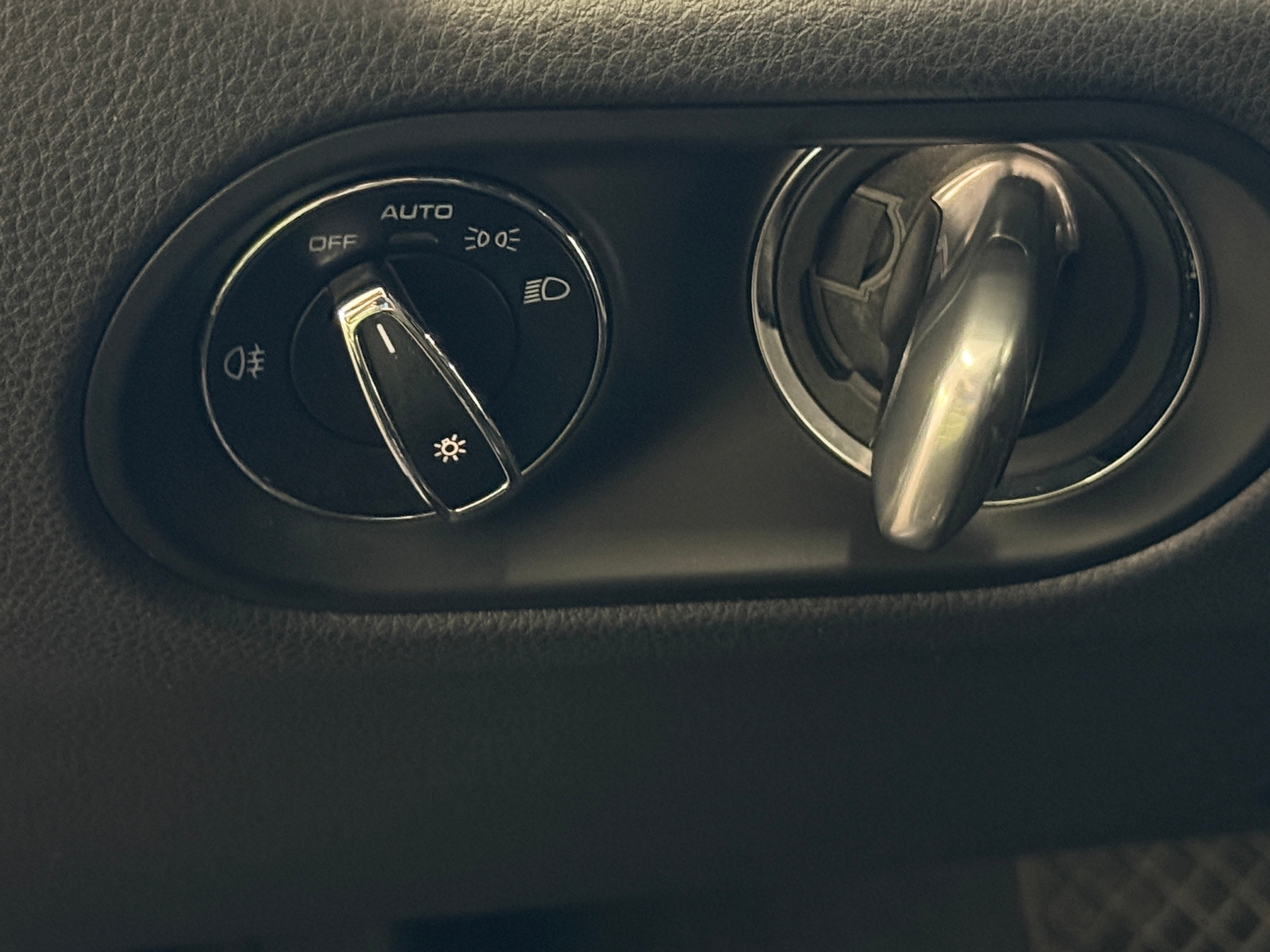 2024 Porsche Macan Base - Photo 11