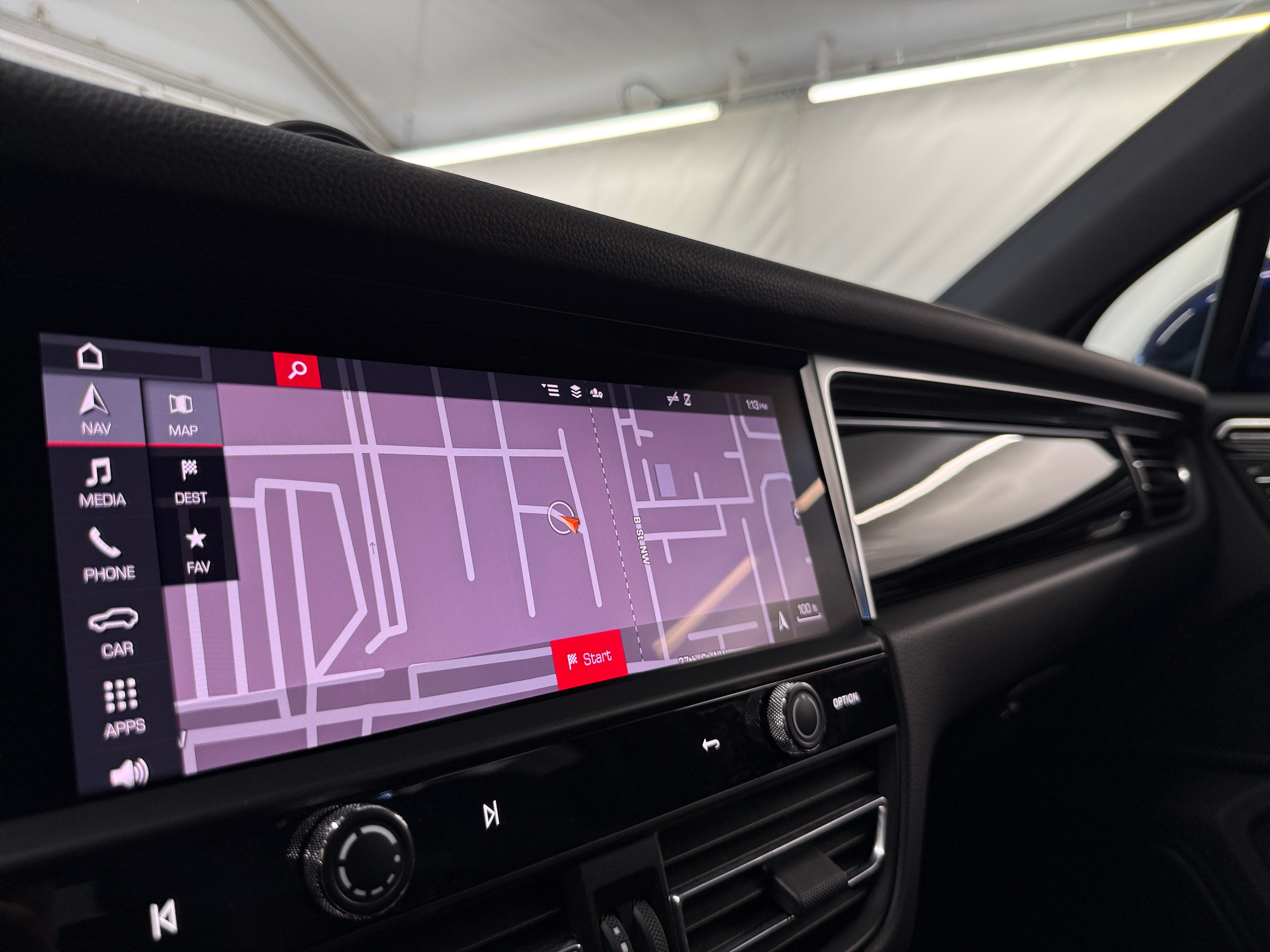 2024 Porsche Macan Base - Photo 16